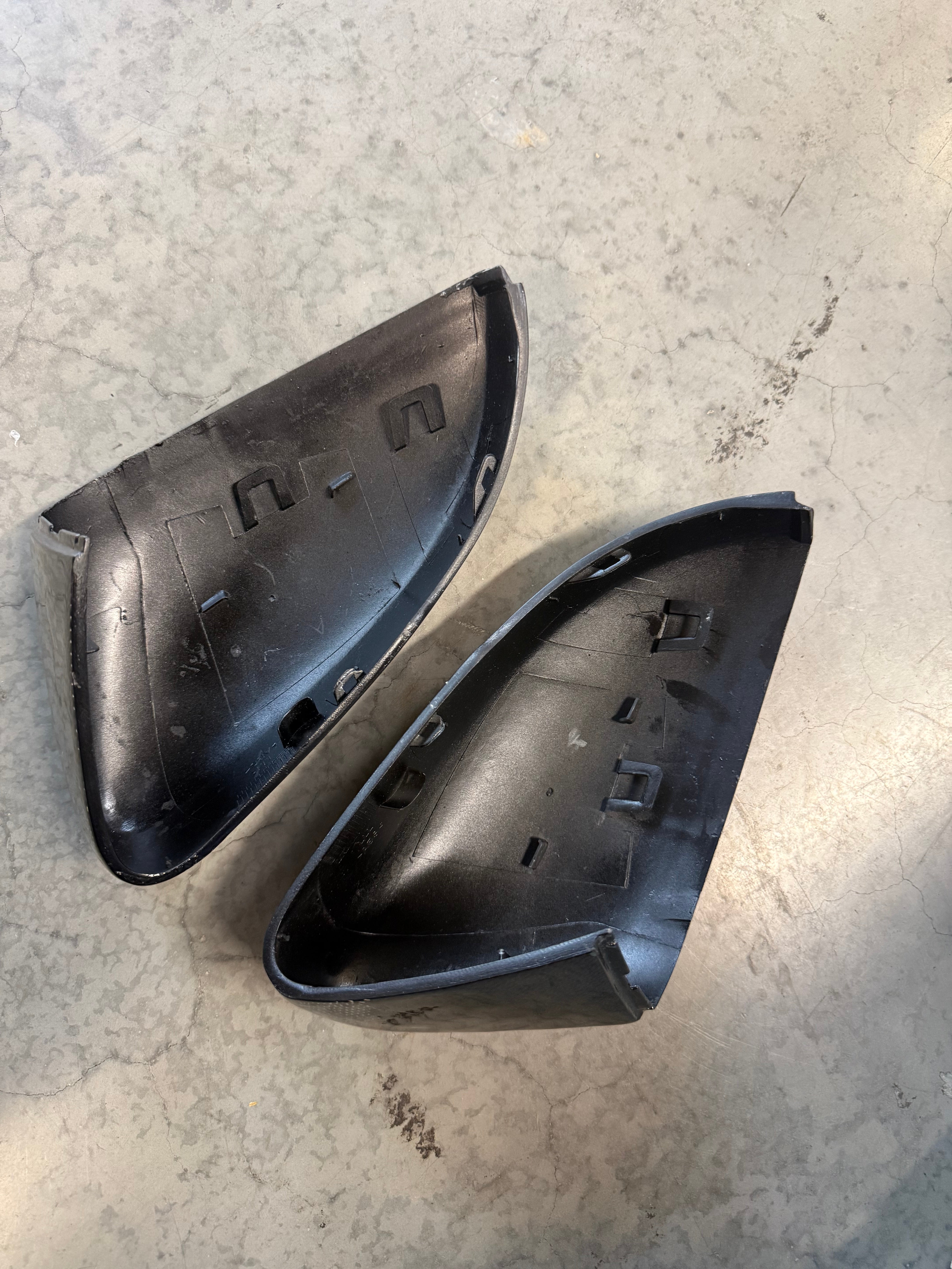 **CLEARANCE**Volkswagen VW Polo Genuine Carbon Fibre Replacement Wing Mirror Covers MK5 6C / 6R (2009-2017 Models) - Carbon Fibre Hex Style