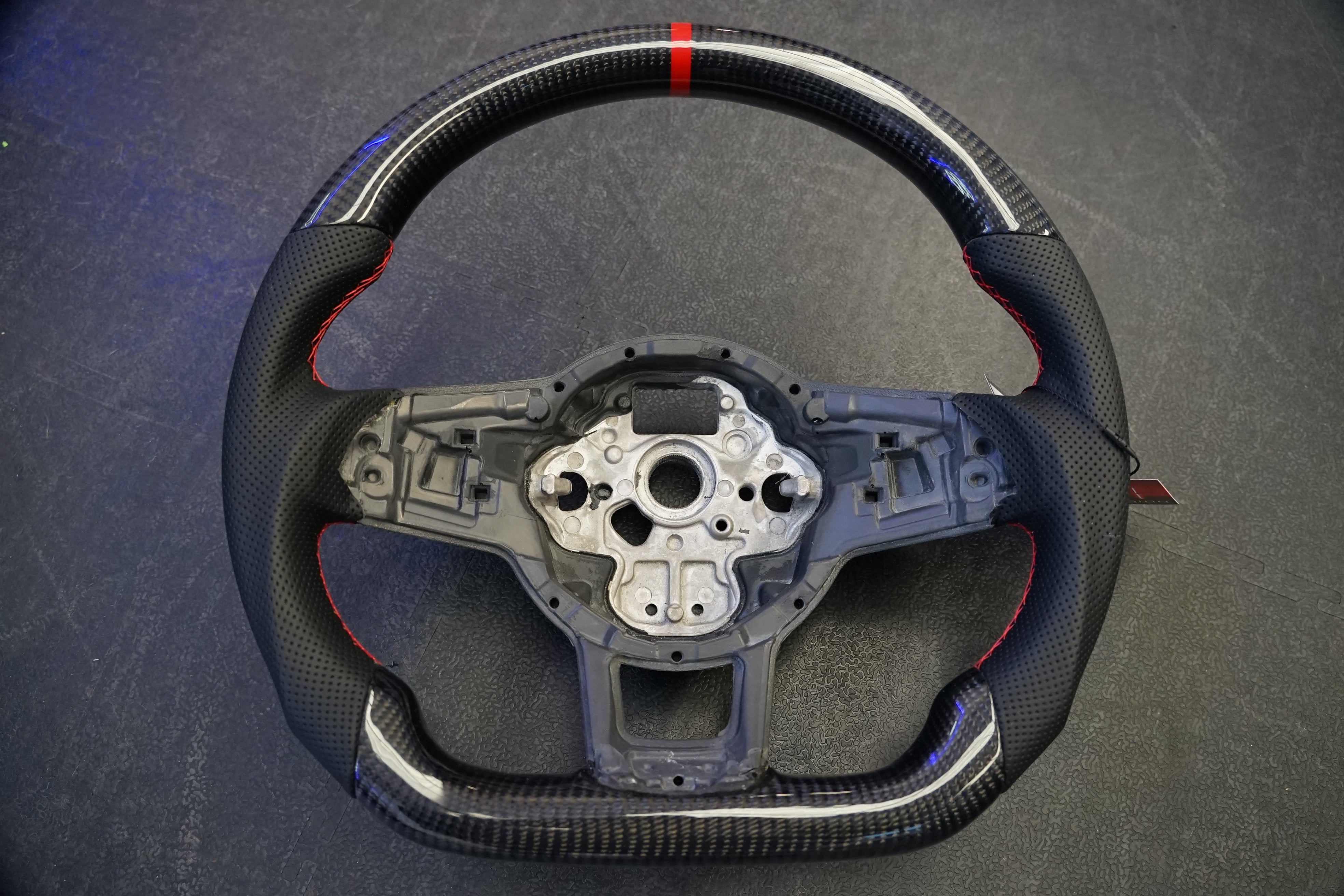 Volkswagen Golf MK7 / MK7.5 Polo MK5 / MK6 Custom Carbon Steering Wheel - SWVWGTIR38
