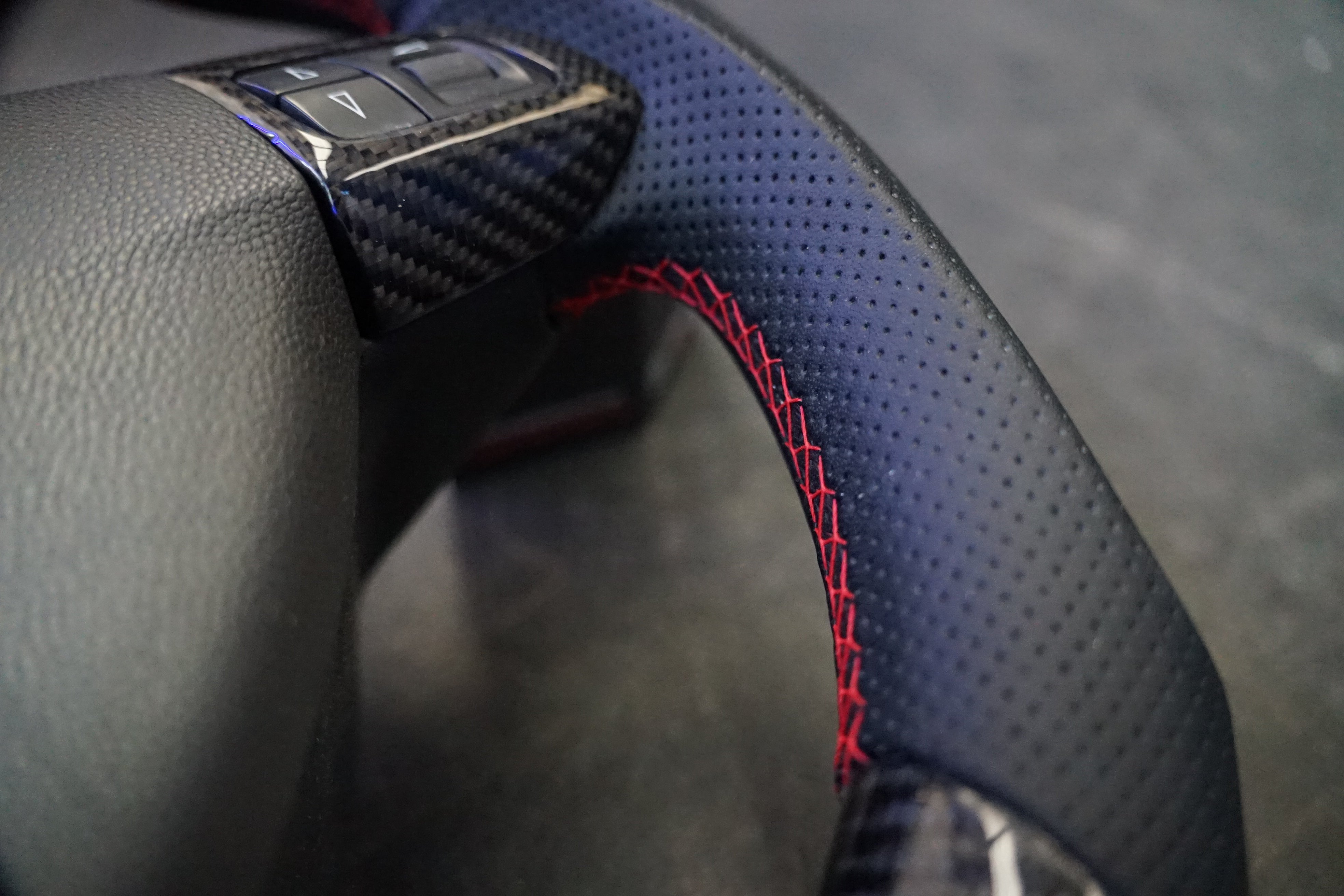 Vauxhall Astra H 2004-2010 Carbon Fibre Steering Wheel (IN STOCK) | SWASTRAH2
