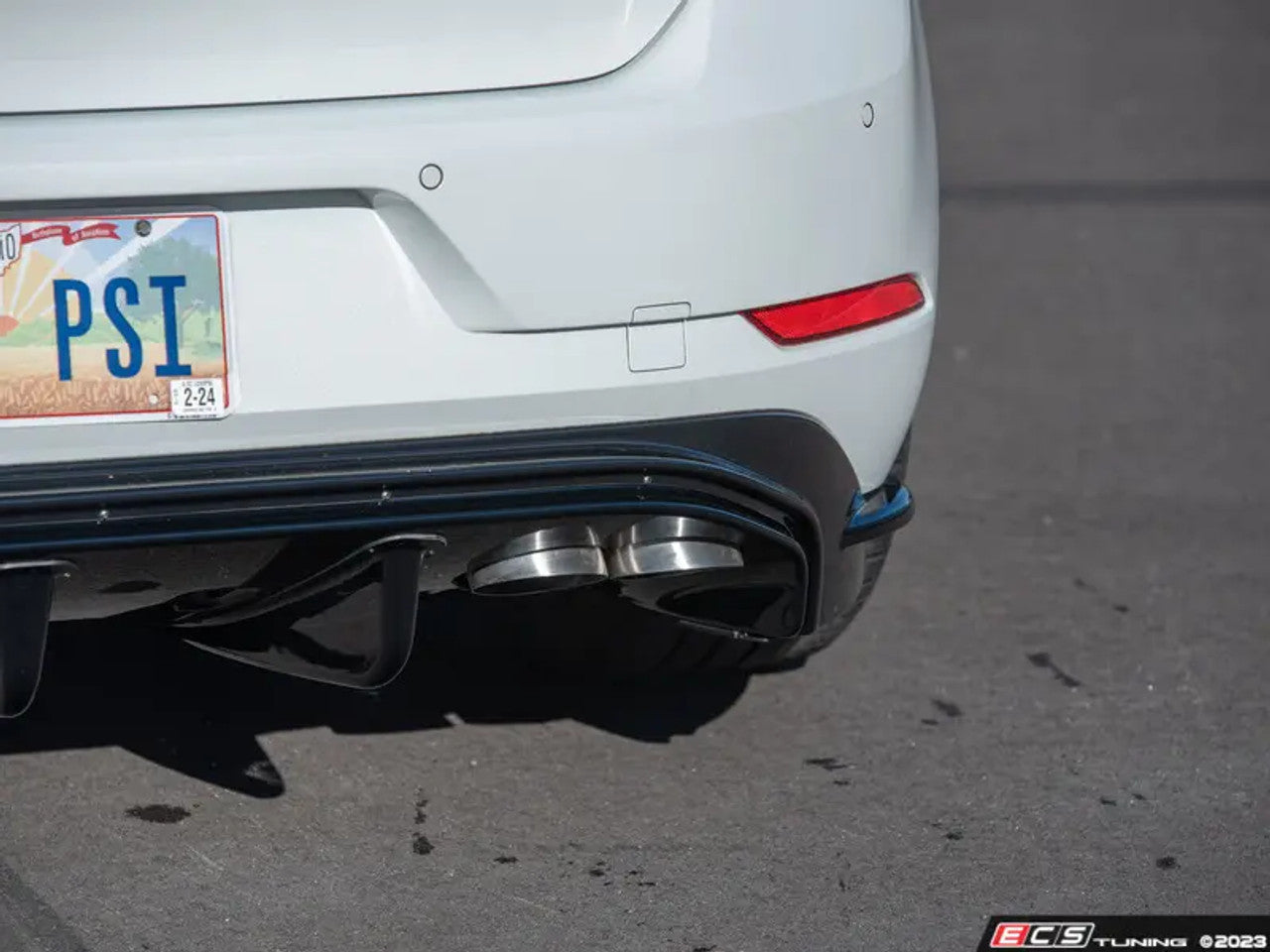 ECS Tuning MK7.5 Golf R Functional Aerodynamic Rear Diffuser Kit