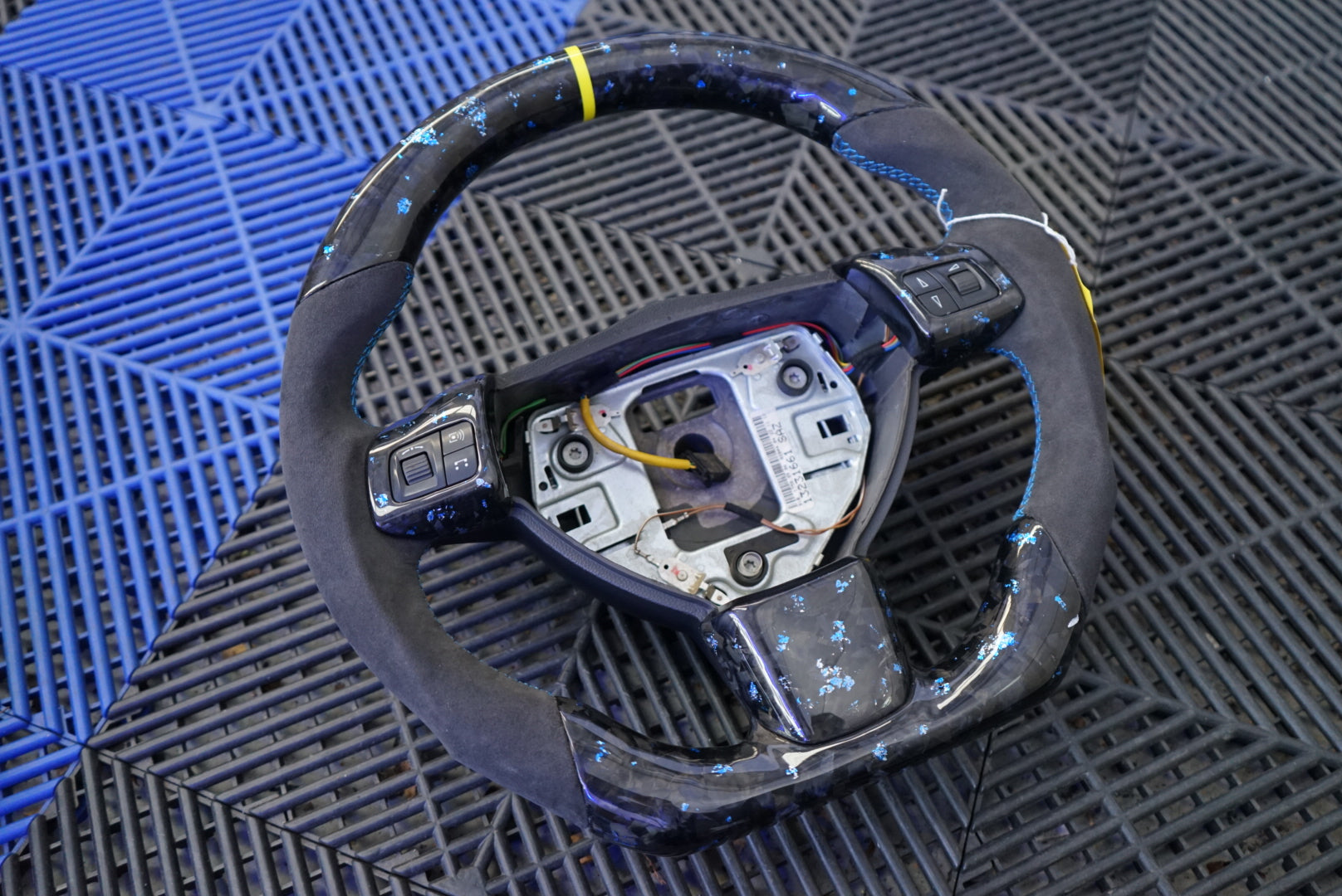 Vauxhall Astra H Carbon Fibre Steering Wheel - SWASTRAH1