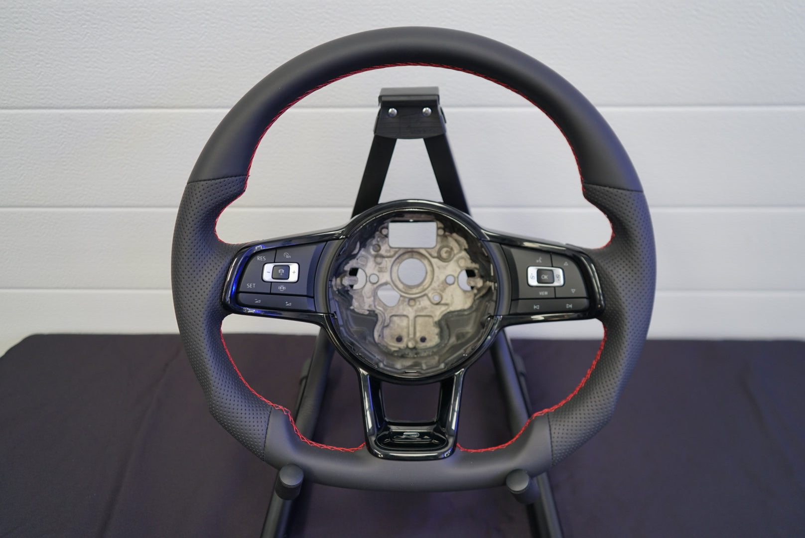 Volkswagen Golf MK7 / MK7.5 Polo MK5 / MK6 Custom Steering Wheel - SWVWGTIR34
