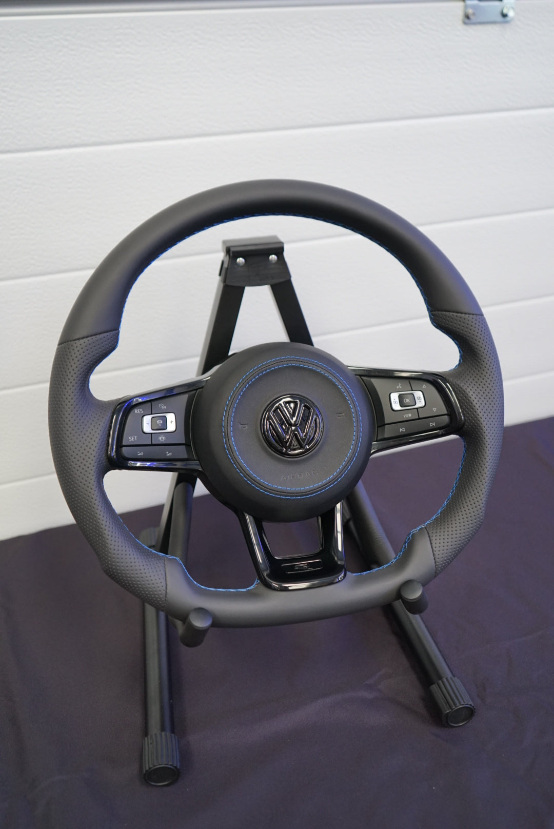 Volkswagen Golf MK7 / MK7.5 Polo MK5 / MK6 Custom Steering Wheel - SWVWGTIR35