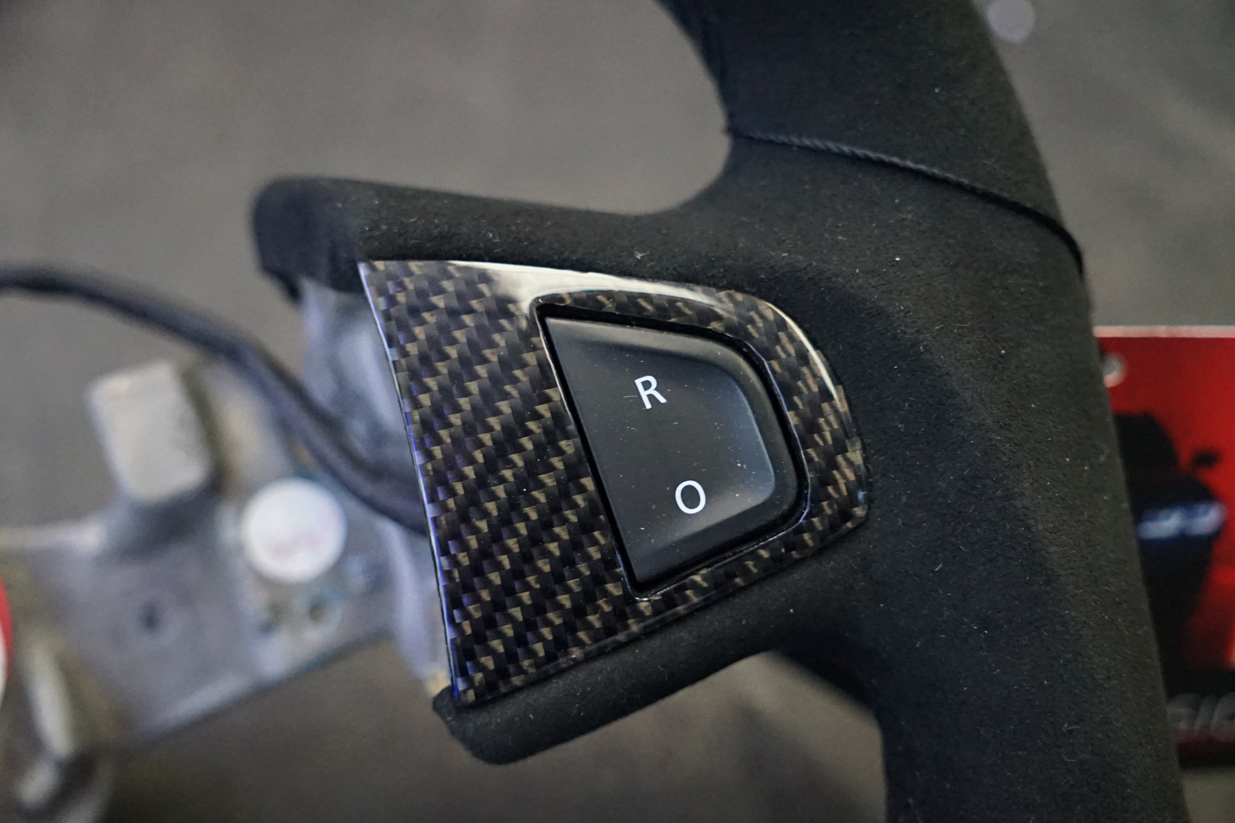 Renault Megane / Clio Carbon Fibre Steering Wheel (IN STOCK) | SWRENMAG1