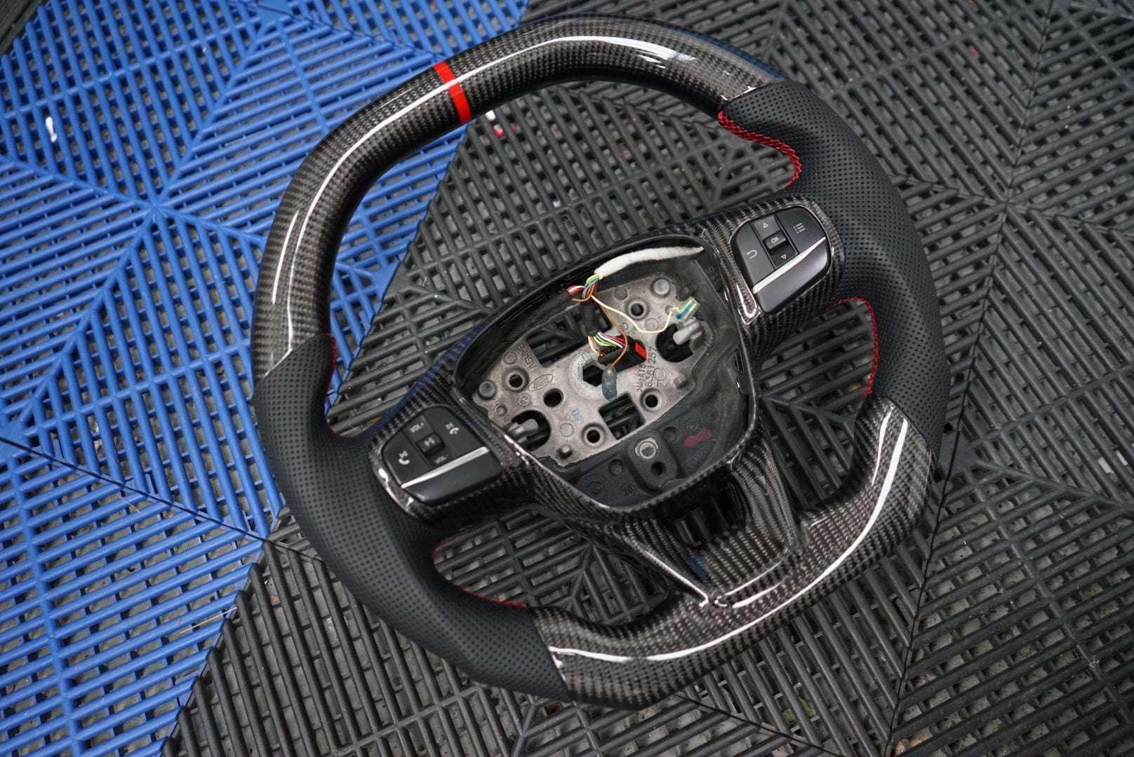 SEND IN YOUR OWN - Custom Carbon Fibre Steering Wheel Service (ANY MAKE / MODEL)
