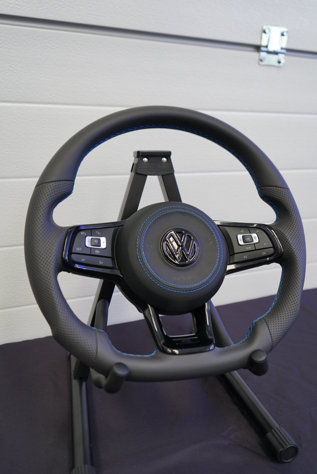 Volkswagen Golf MK7 / MK7.5 Polo MK5 / MK6 Custom Steering Wheel - SWVWGTIR35