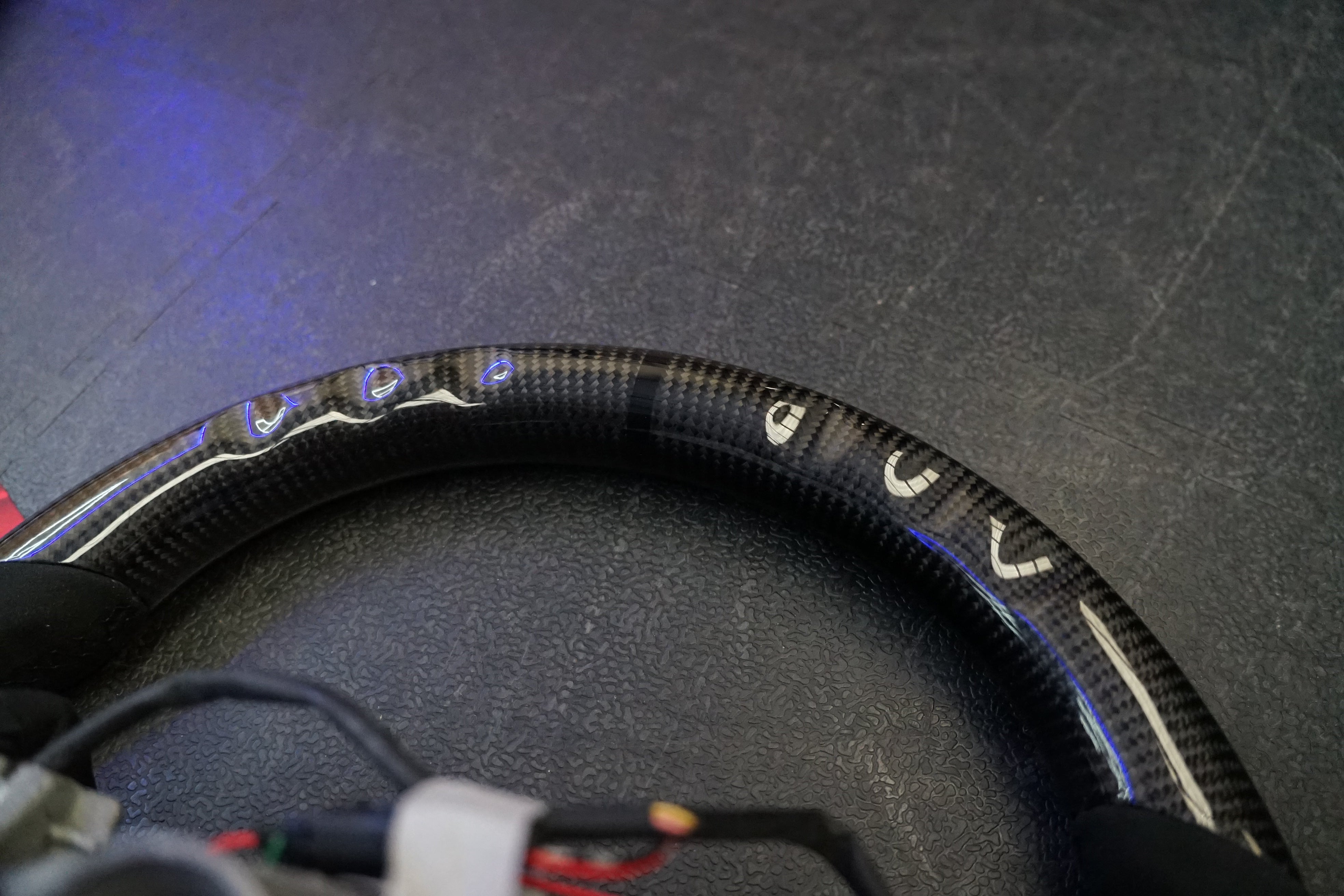 Renault Megane / Clio Carbon Fibre Steering Wheel (IN STOCK) | SWRENMAG1