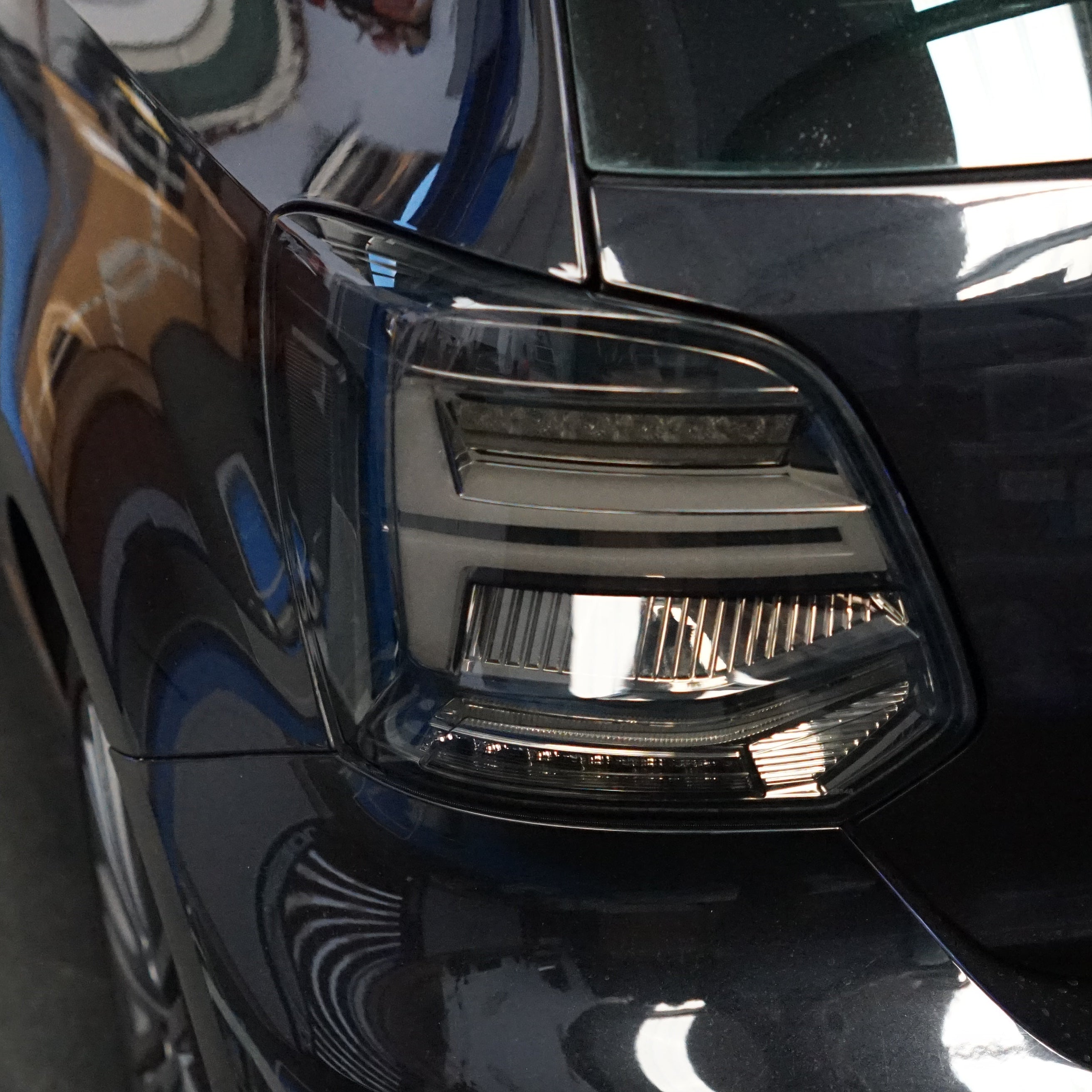 Volkswagen Polo 6R / 6C MK5 Q2 Style Taillights (Pair / 2009 - 2017) Plug & Play + Dynamic Indicators