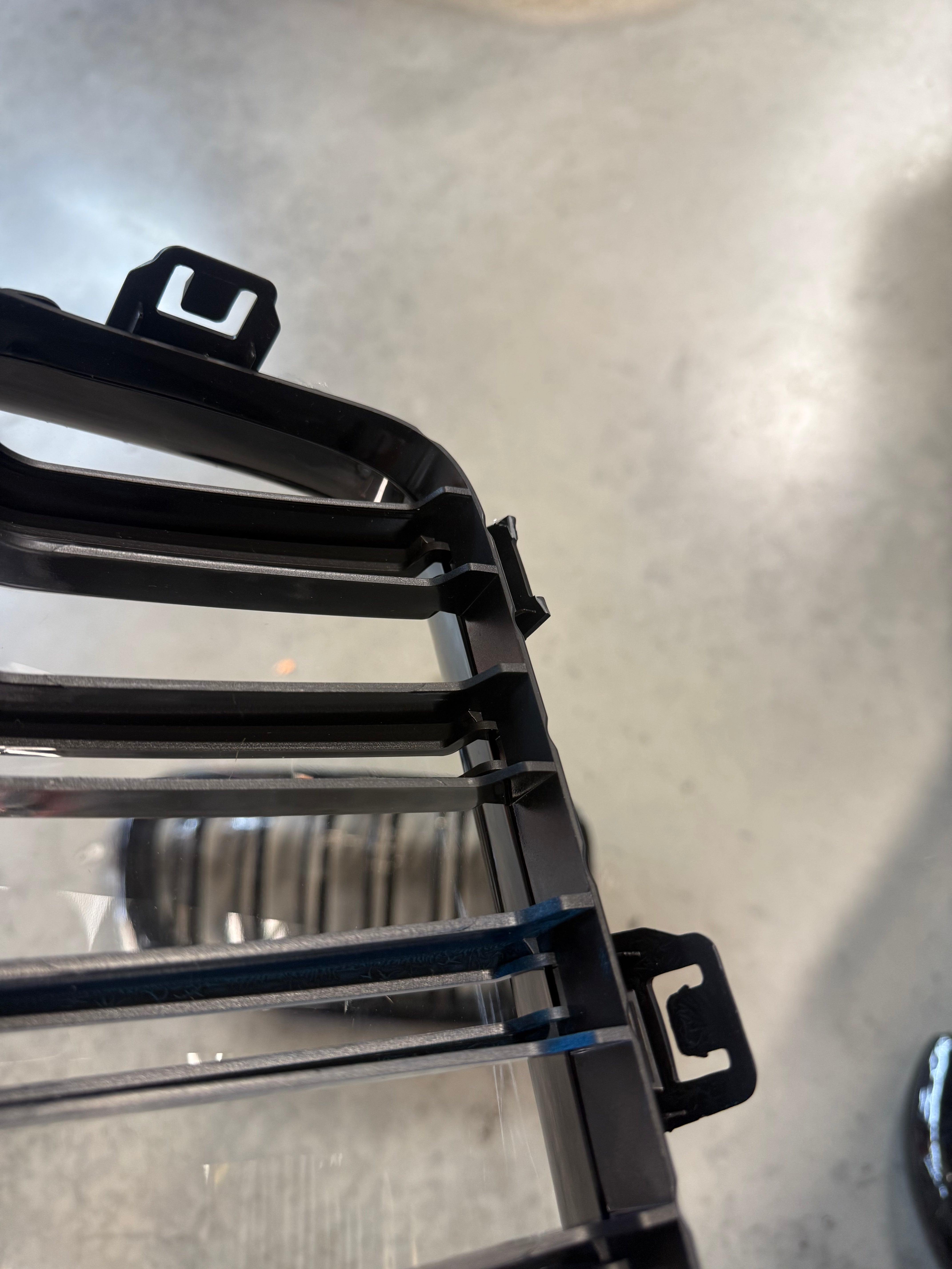 **CLEARANCE**Double Slat Kidney Grilles Pair For BMW 3 Series F30 / F31 / F35 (2012-2019 Models)