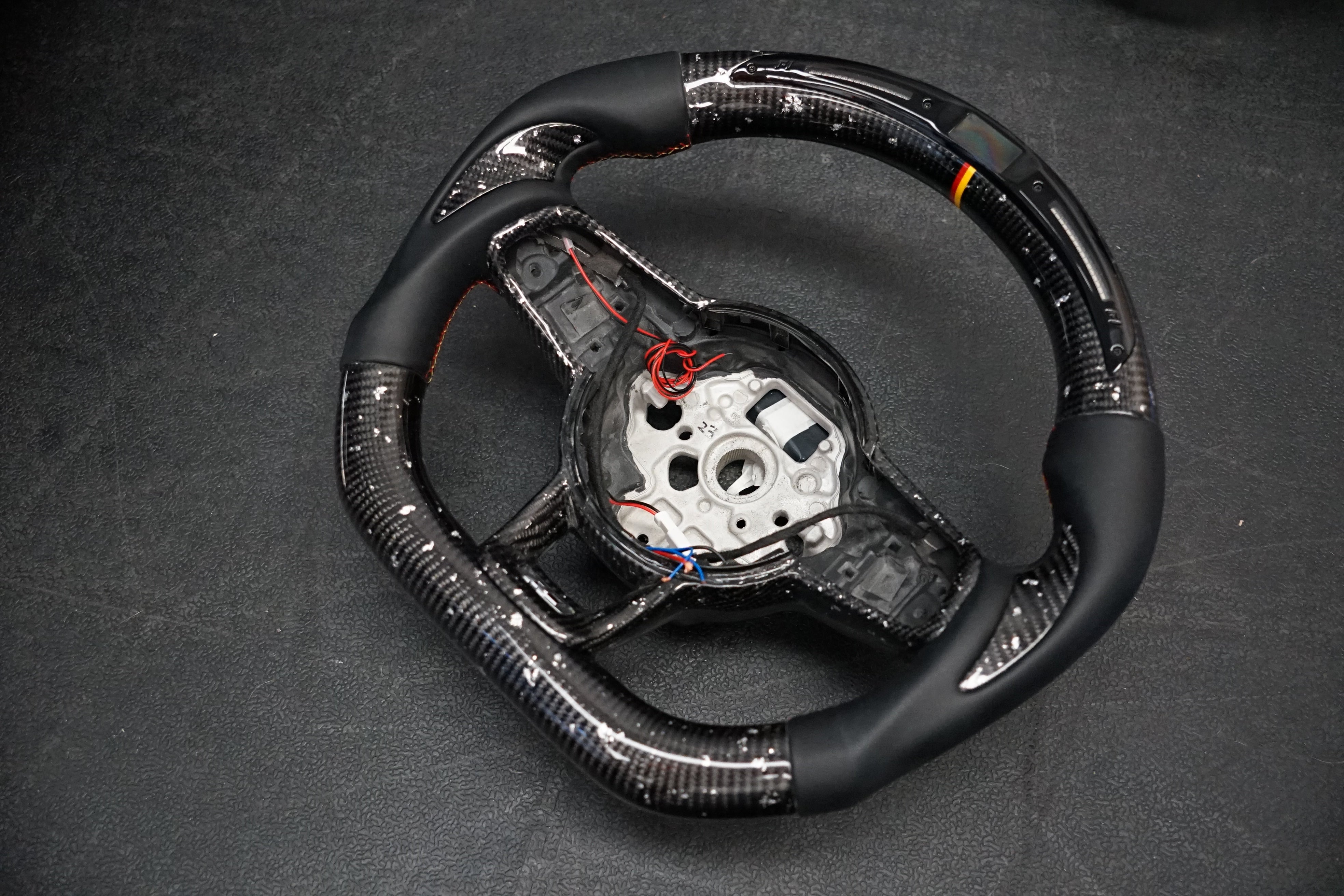 Volkswagen Golf MK7 / MK7.5 Polo MK5 / MK6 Custom Carbon Steering Wheel - SWVWGTIR46