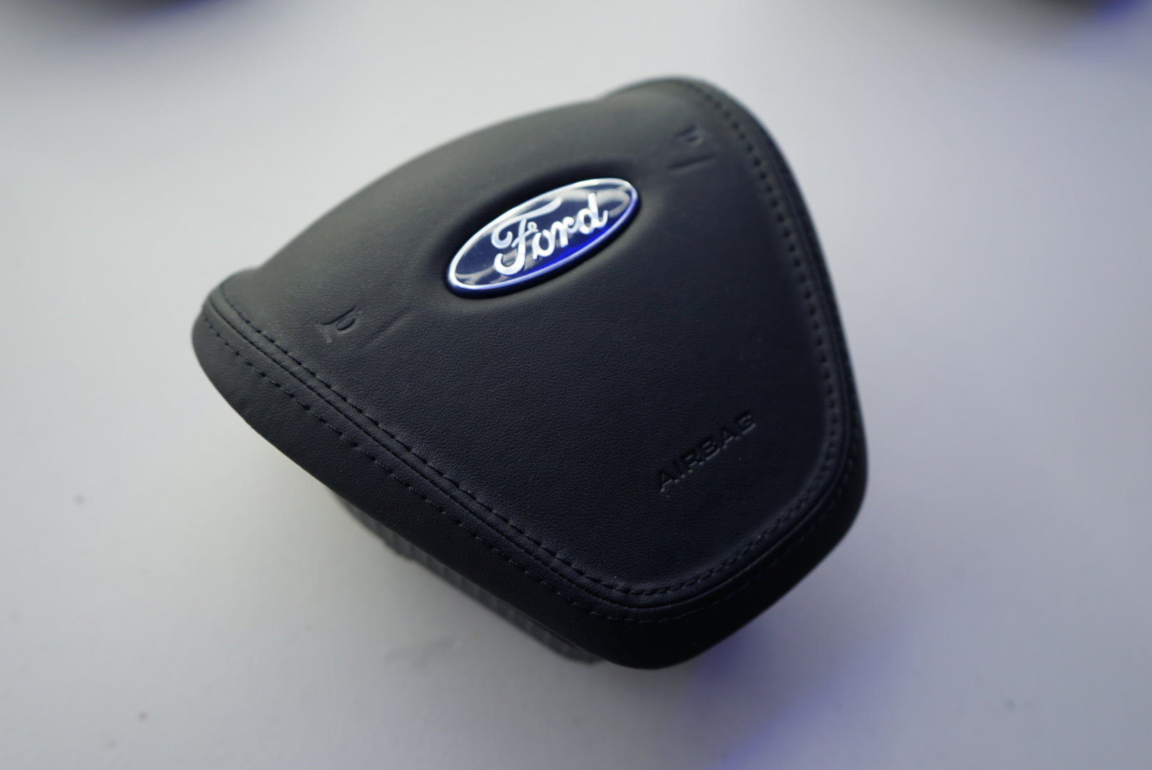 IN STOCK - Ford Fiesta MK7 / MK7.5 Full Replacement Airbag (Leather + Black Stitching) - FIESTAMK7AB5