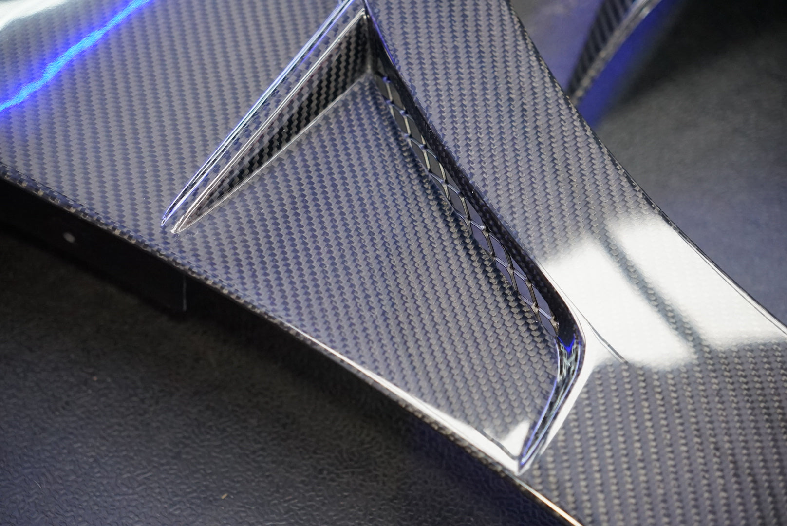 Volkswagen Golf MK7.5 Base / GTI / R Carbon Fibre Front Wings / Fenders Pair (2018-2021 Models)