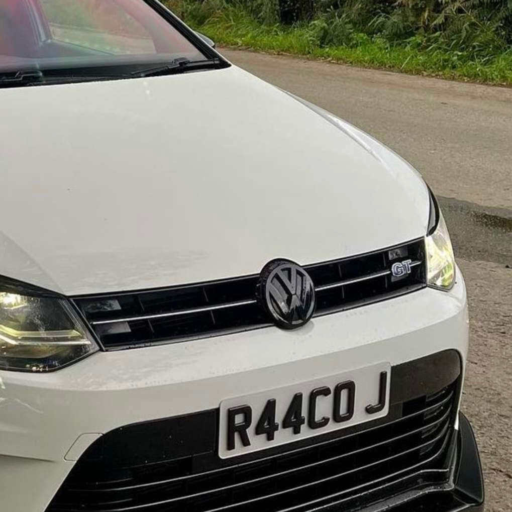 Volkswagen Polo MK5 6R / 6C Front Or Rear Gloss Black Badges (2009 - 2017 Models)