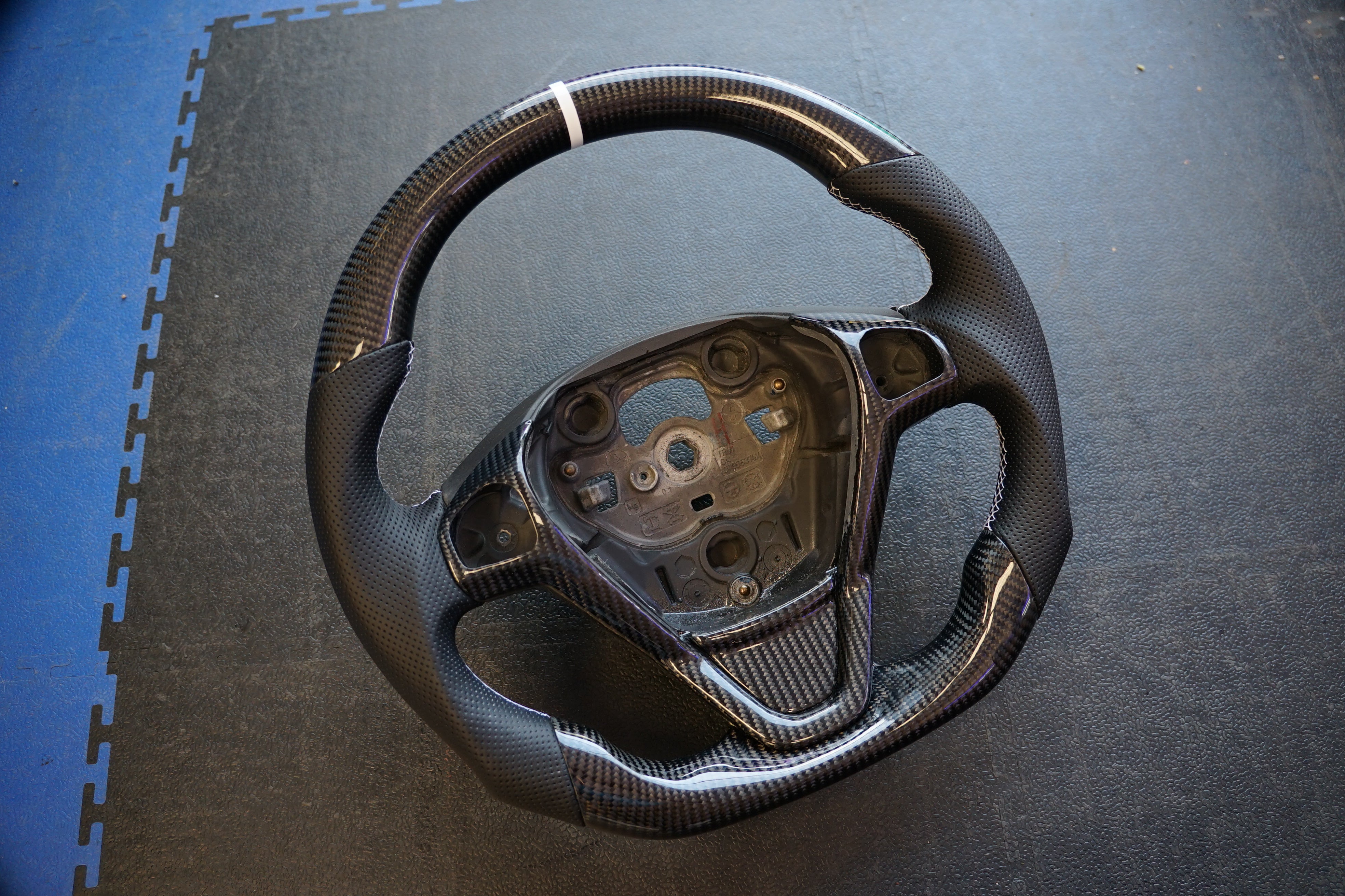 Ford Fiesta MK7 / MK7.5 Carbon Fibre Steering Wheel - SWFIESTA24
