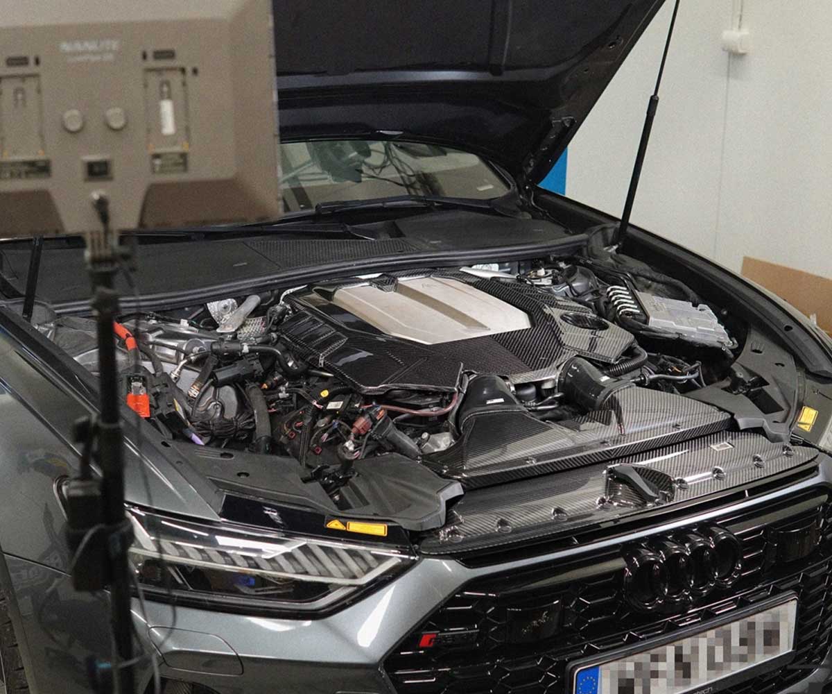 do88 Carbon Fibre Engine Cover Audi RS6/RS7 (C8)