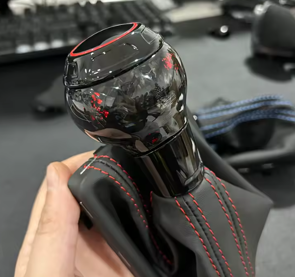 Volkswagen VW DSG Round Gear Selector Knob Forged Carbon GTI / R /Logo
