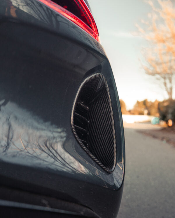 Lotus emira carbon fibre intake duct vents