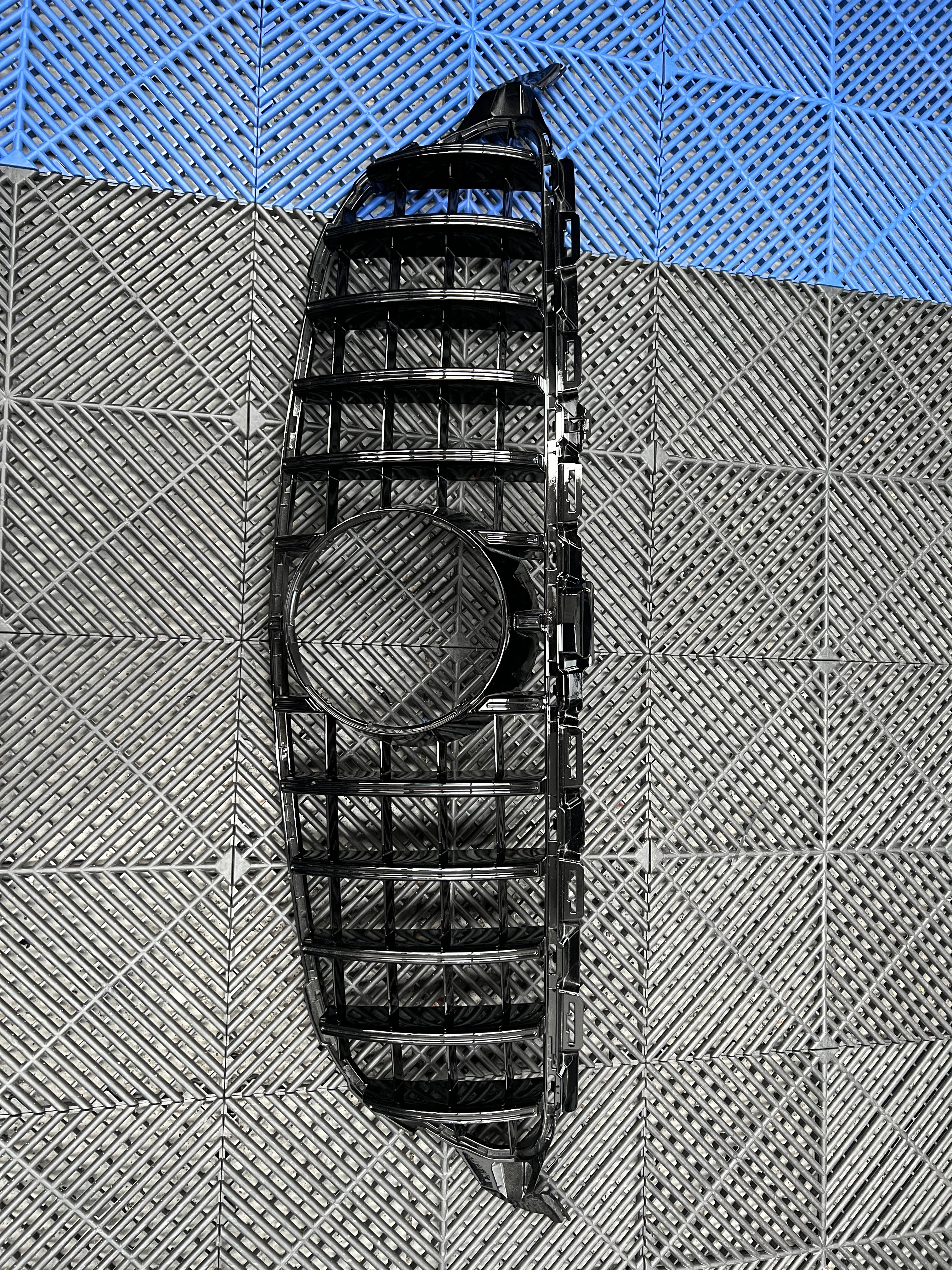**CLEARANCE-108** Mercedes C Class W205 GT Grille - Full Gloss Black