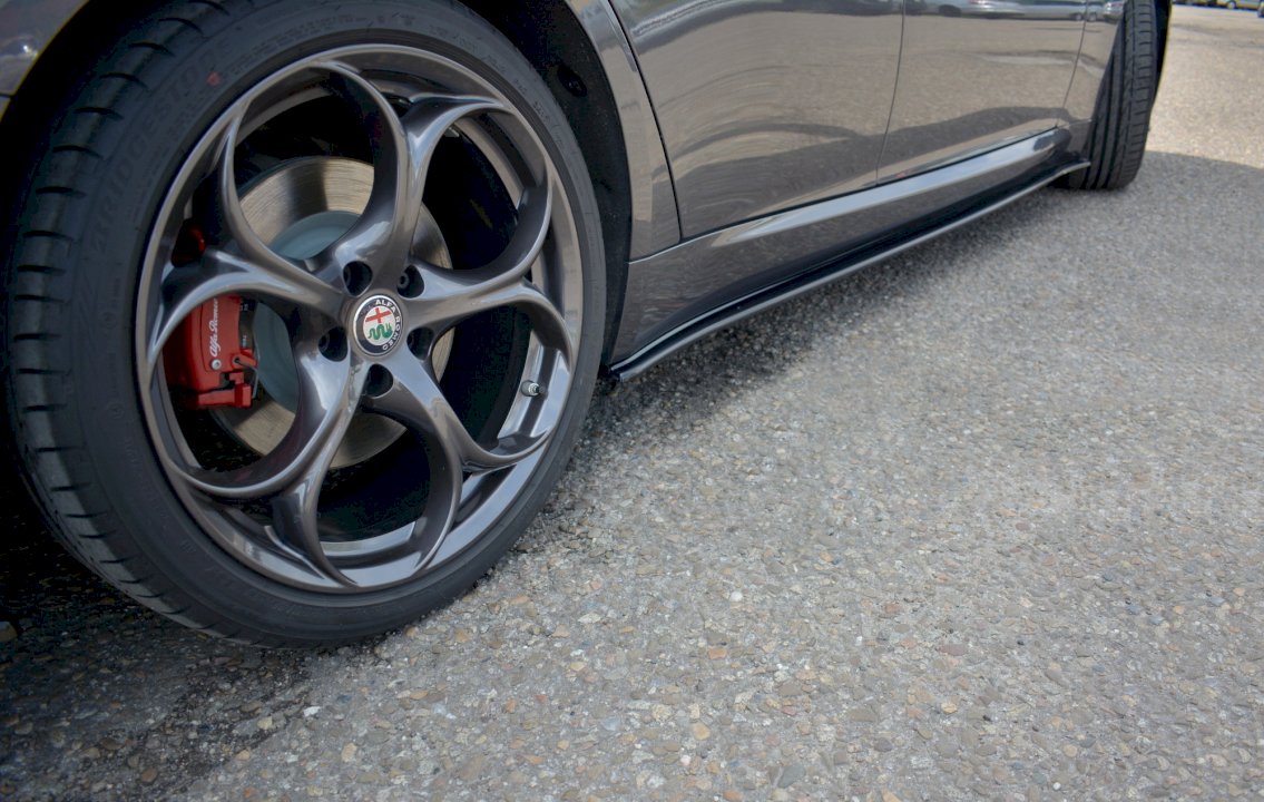 Maxton Design Side Skirts for Alfa Romeo Giulia Veloce (2015-2019)