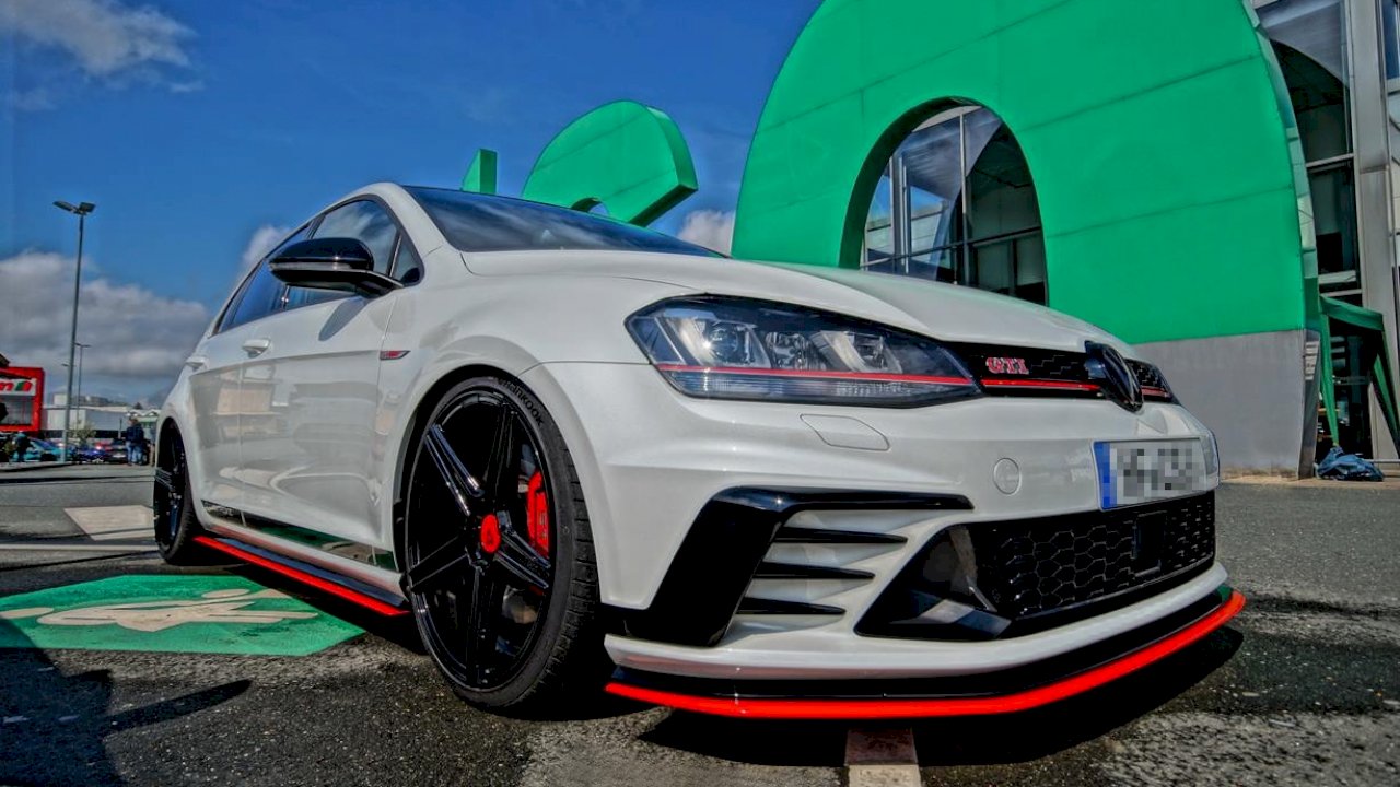 Maxton Design Side Skirts for Volkswagen Golf MK7 GTI Clubsport (2016-2017)