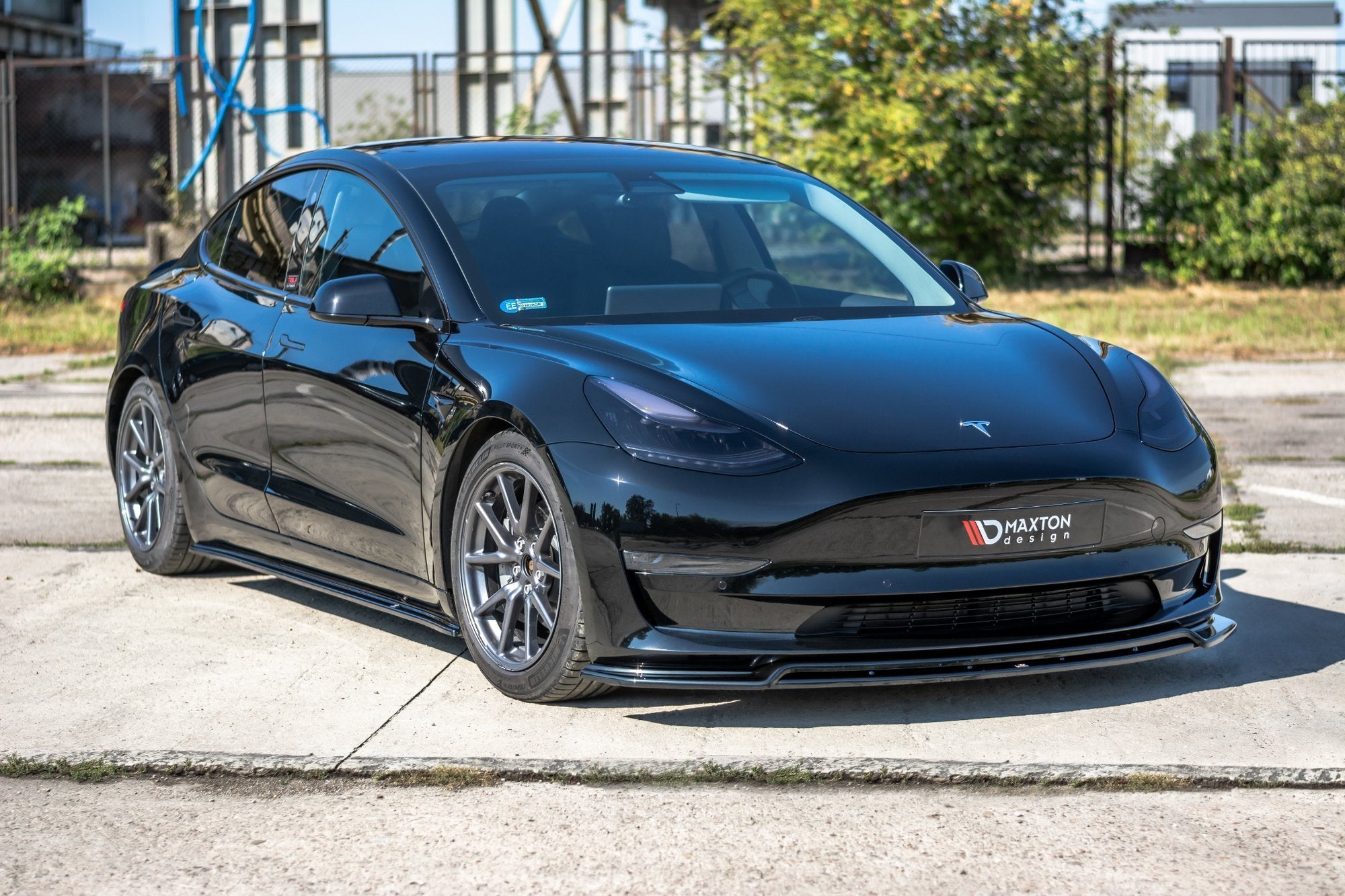 Maxton Design Front Splitter V2 Tesla Model 3 (2017+)