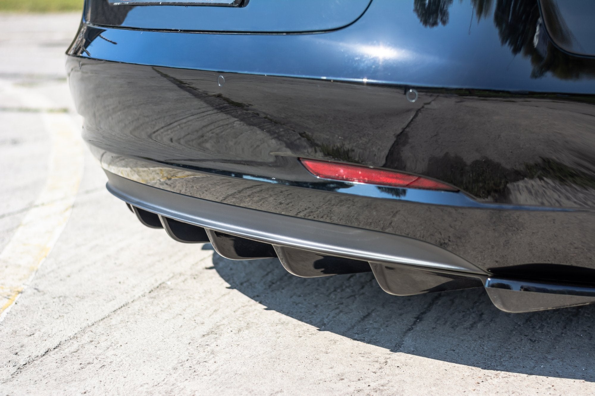 Maxton Design Rear Valance Tesla Model 3 (2017-2020)