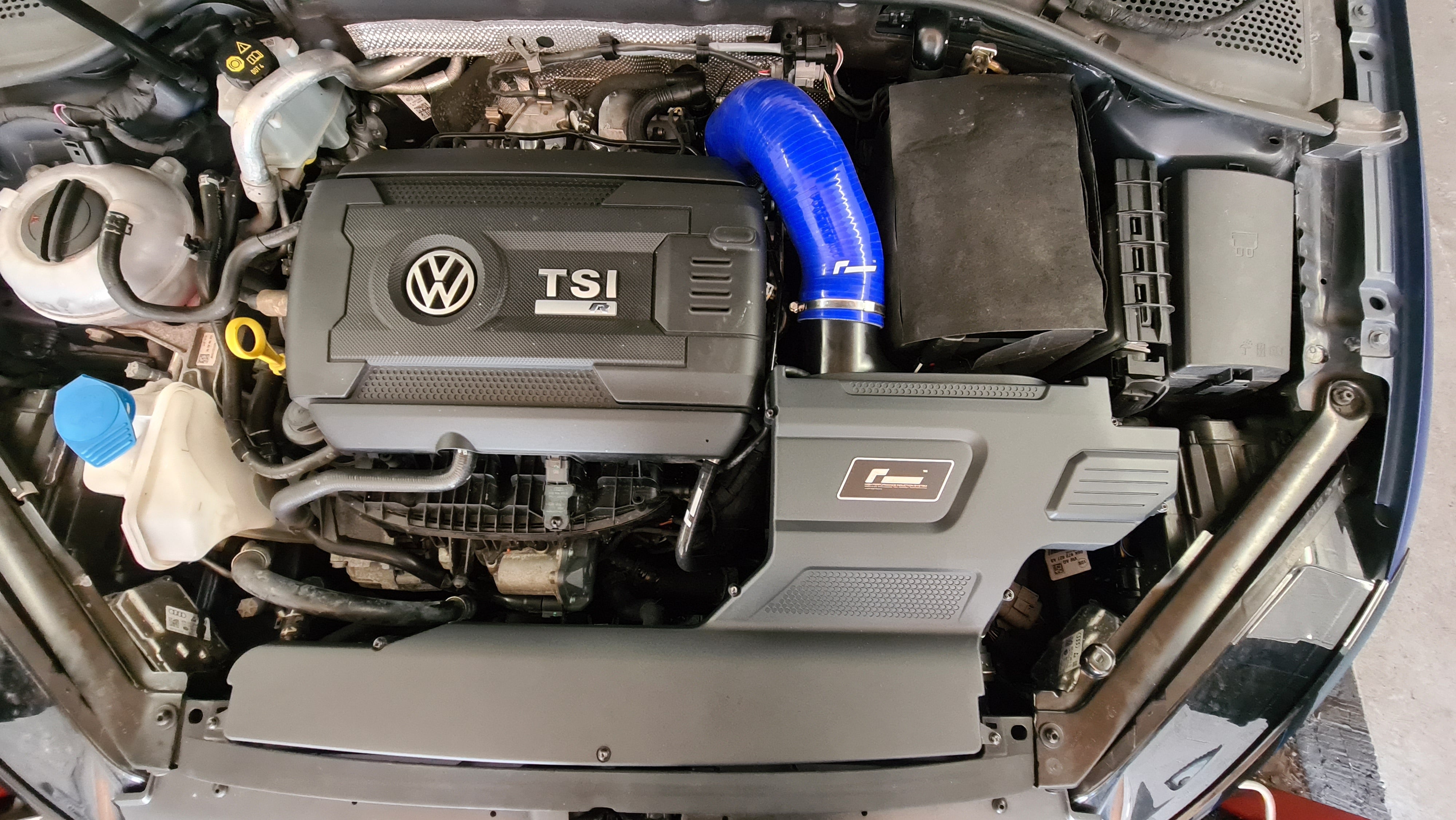 Racingline R600 Intake Package – Performance Bundle! Kit Includes: Racingline R600 Air Intake (Form or Cotton filter element) Racingline Intake Hose (Choice of colours) Racingline Turbo Inlet Elbow R600 ENCLOSED INTAKE foam and cotton air filter induction kit package golf r audi s3 skoda octavia seat leon