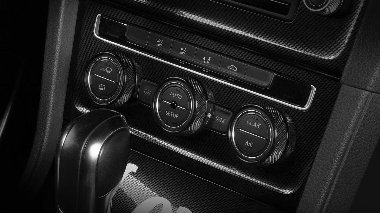 Golf MK7/MK7.5Leyo Motorsport Black Billet Alloy Climatronic Rings