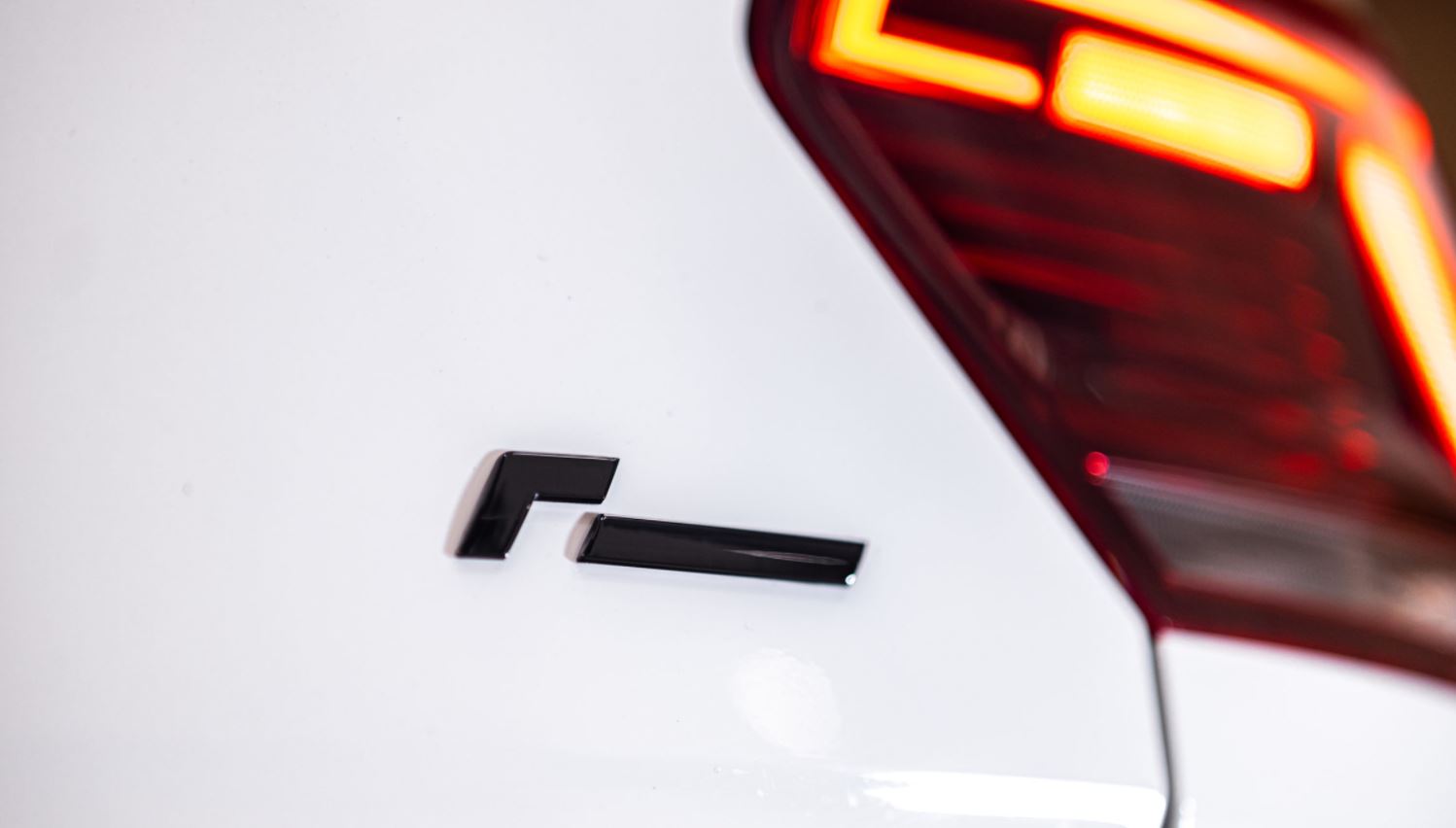 Racingline Logo Badge