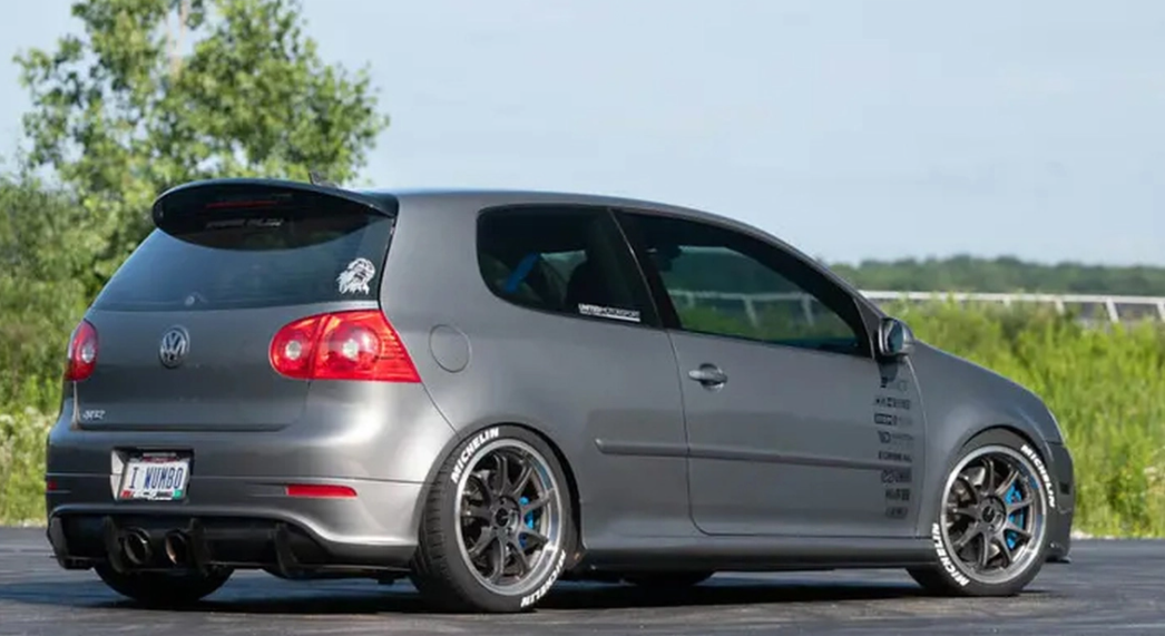 ECS Rear Spoiler Extension in Gloss Black - MK5 GTI/R32