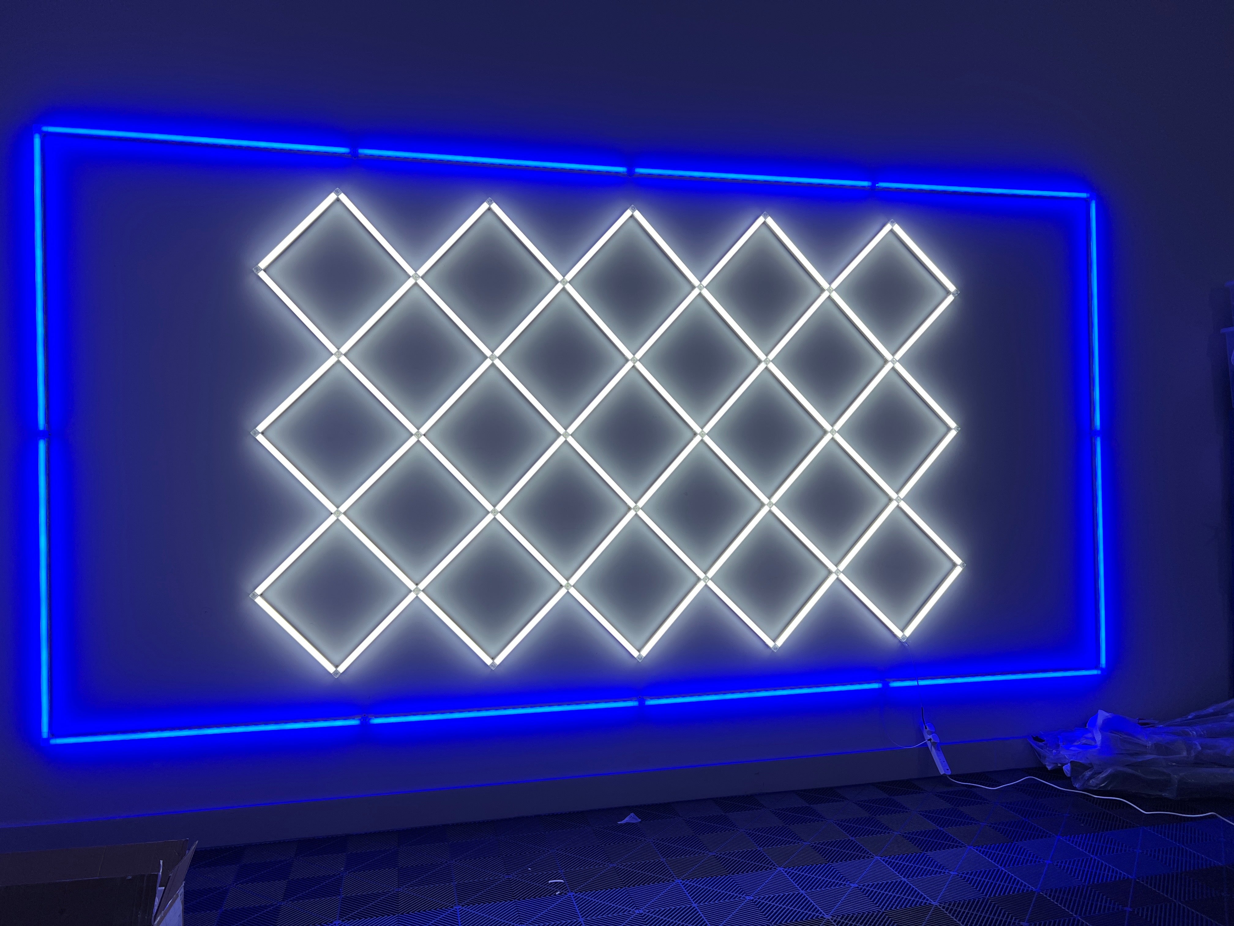 DIVEYE LED Wall / Ceiling Garage Bay Lighting Grid With Outline (Various Colours)
