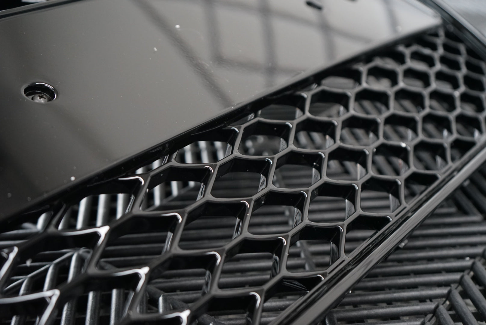 Audi TT 8J MK2 Gloss Black Honeycomb RS Style Grille (2006-2014)