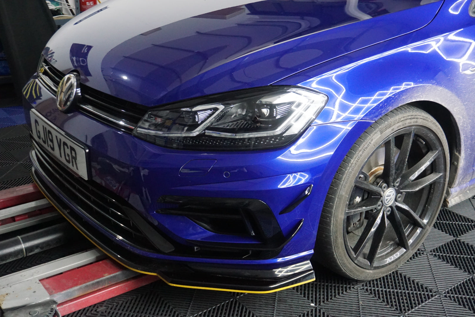 Volkswagen Golf MK7 / MK7.5 R GTI GTD Gloss Black 4 Piece Canard Kit (2013 - 2021) | DAS Automotive
