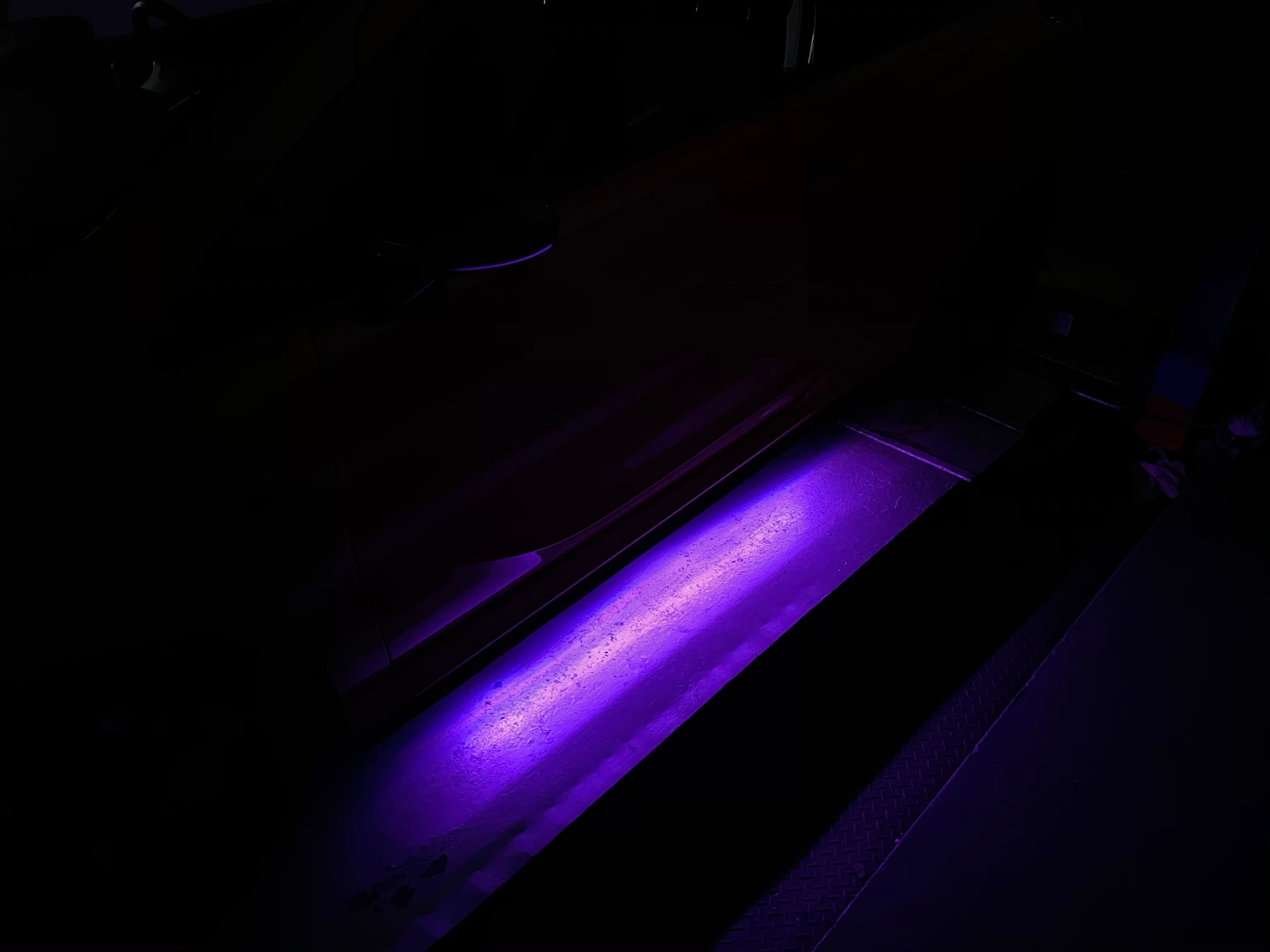 DIVEYE Neon / Under Glow Lighting RGB LED (App Controlled / Bluetooth) (Flowing LEDS 90CM X 120CM)