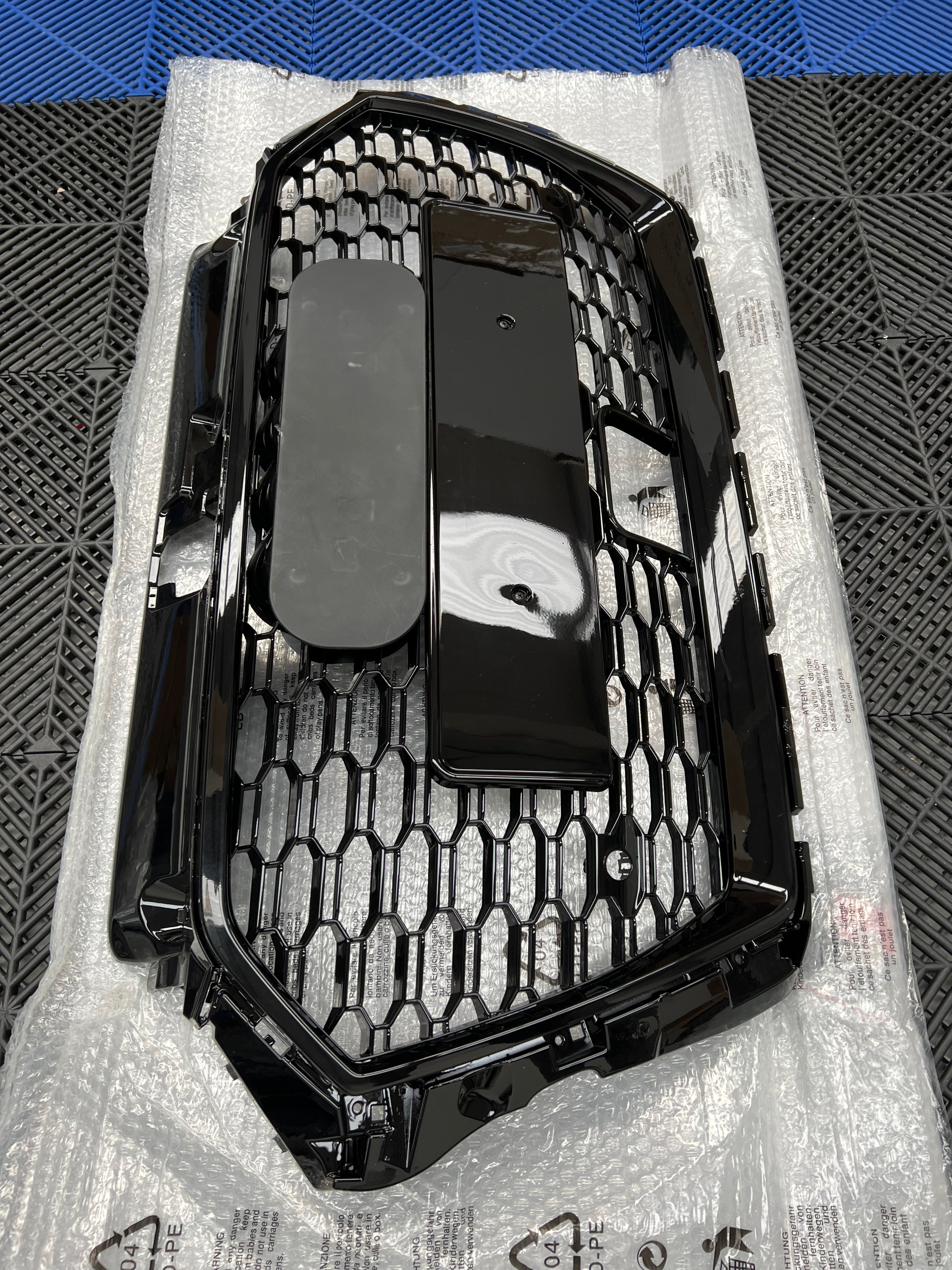 Audi A3 / S3 8V (Facelift) Replacement Honeycomb Front Grille in Gloss Black (2017-2020 Models)