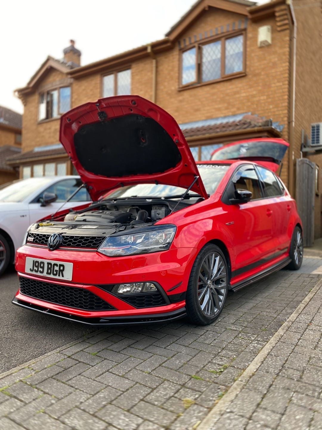 Volkswagen Polo MK5 6C/6R Gas Bonnet/Hood Struts (2009-2017 Models)