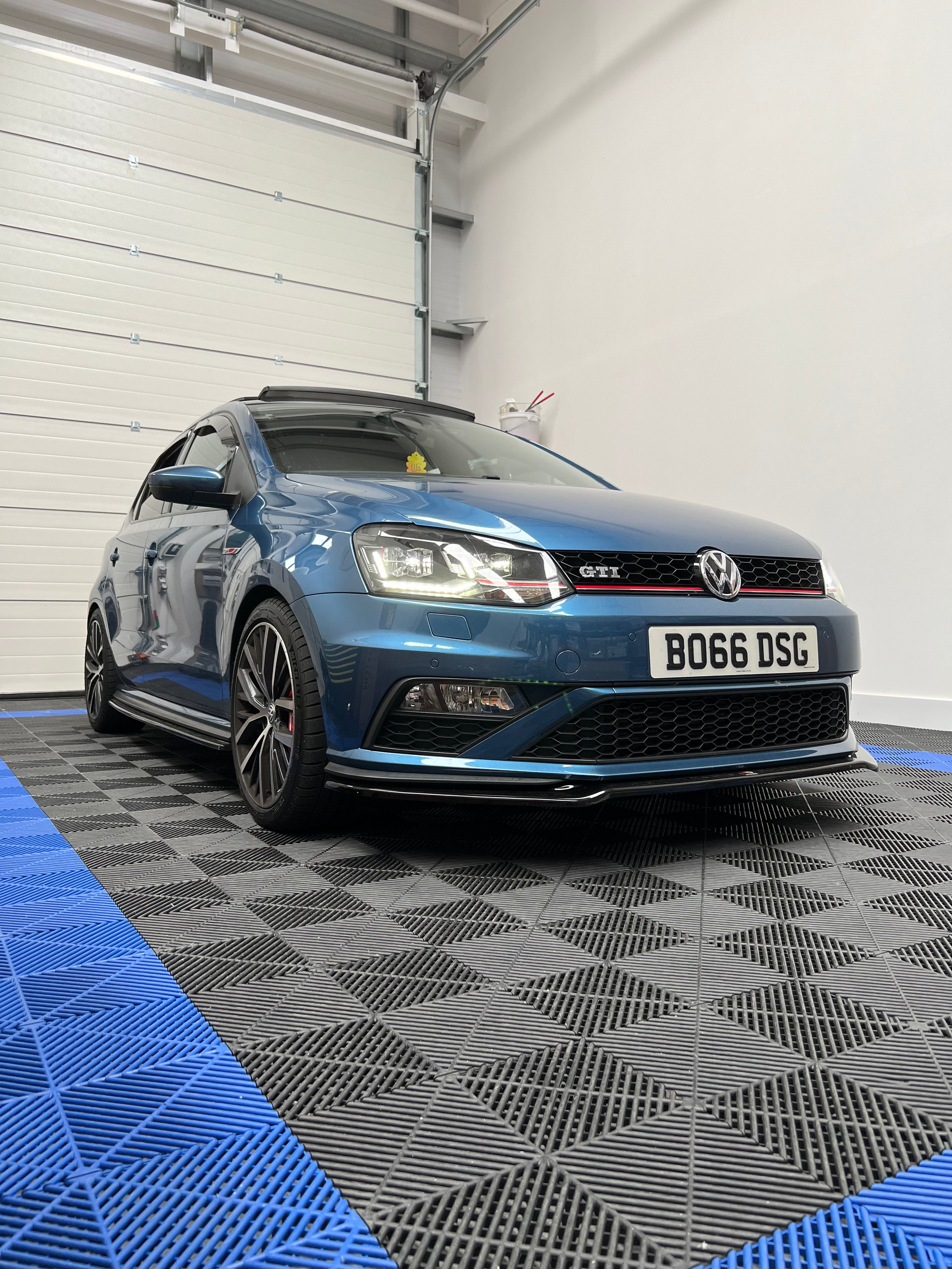 DIVERSION Hard Modular Garage / Workshop Flooring Tiles