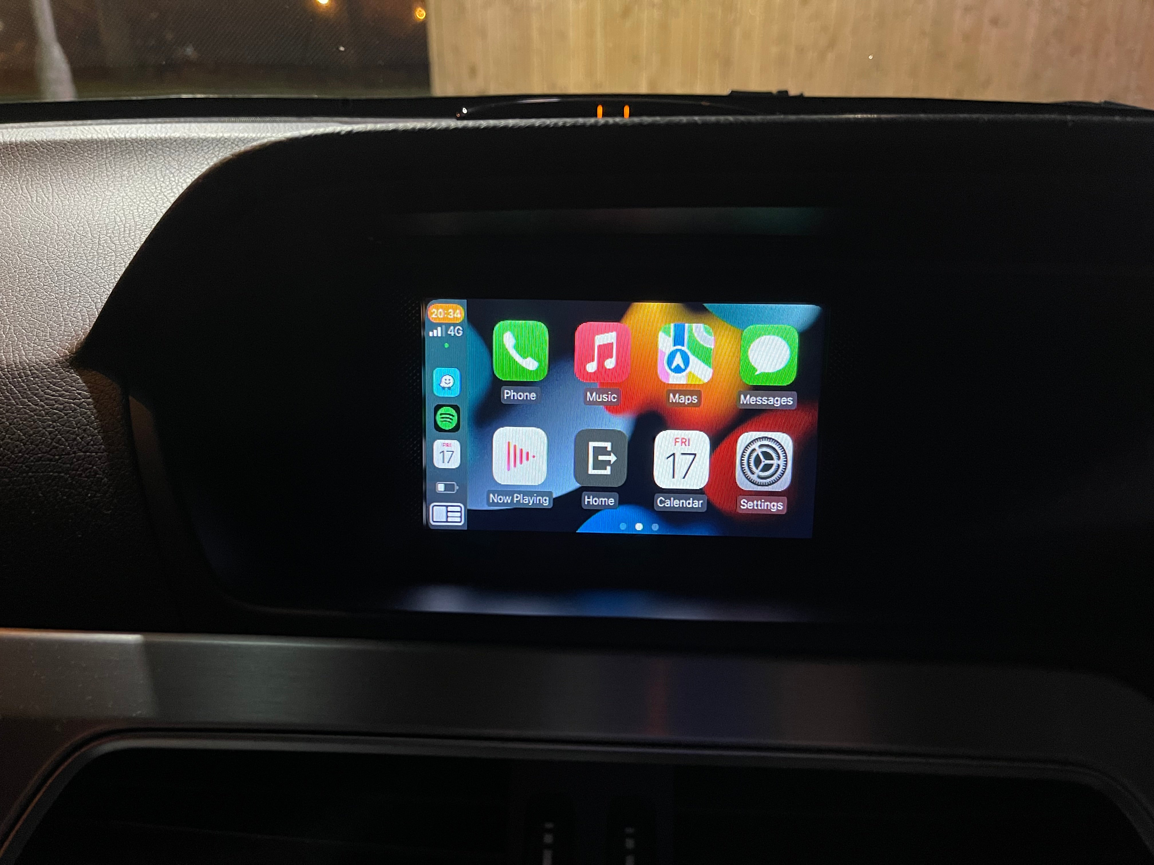 Mercedes C Class W204 Apple Car Play / Android Mirror Link Conversion Kit (Plug & Play)