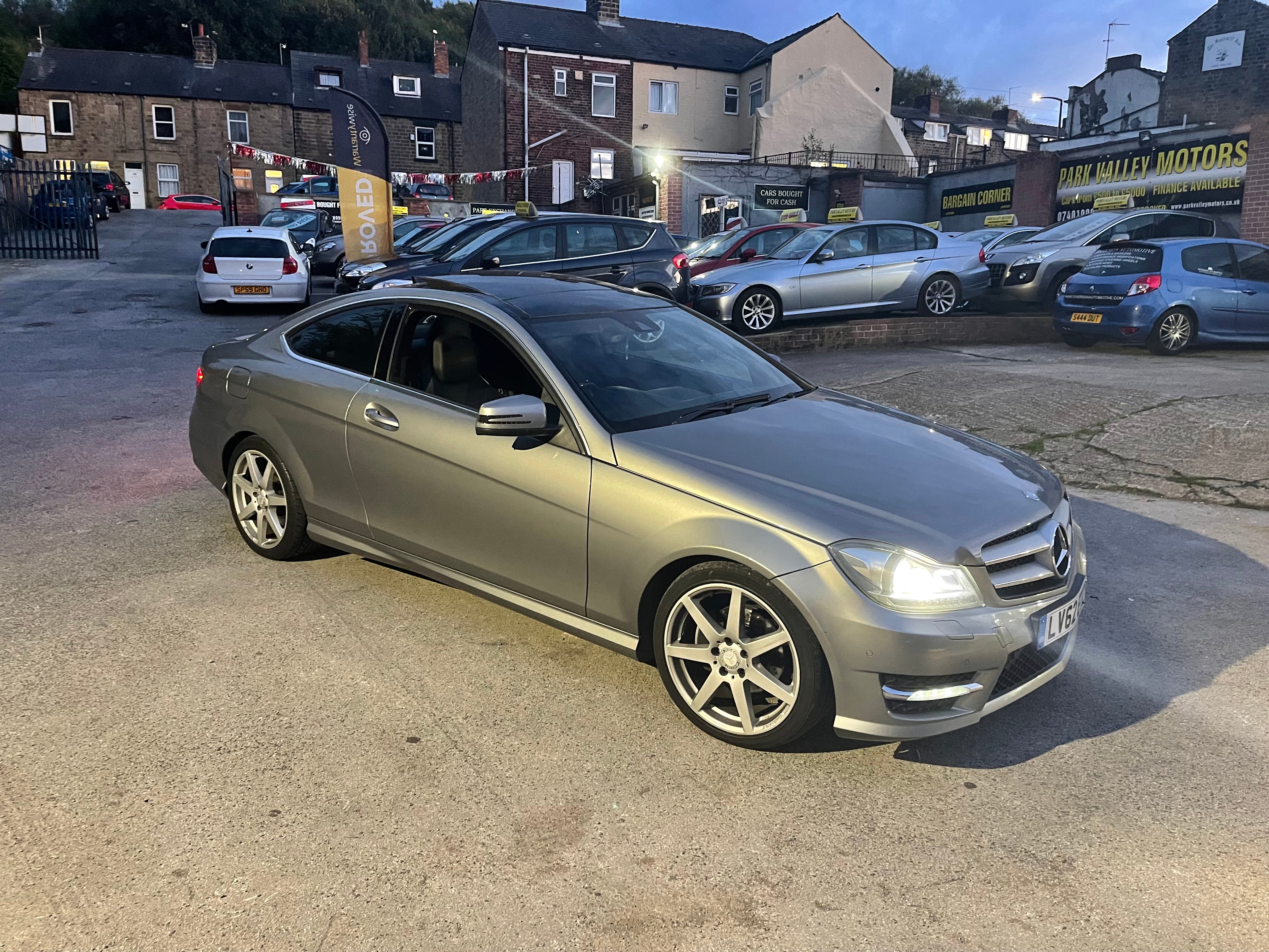 Mercedes C Class W204 Custom Carbon Fibre Steering Wheel (2011 - 2014 Models W204 facelift)