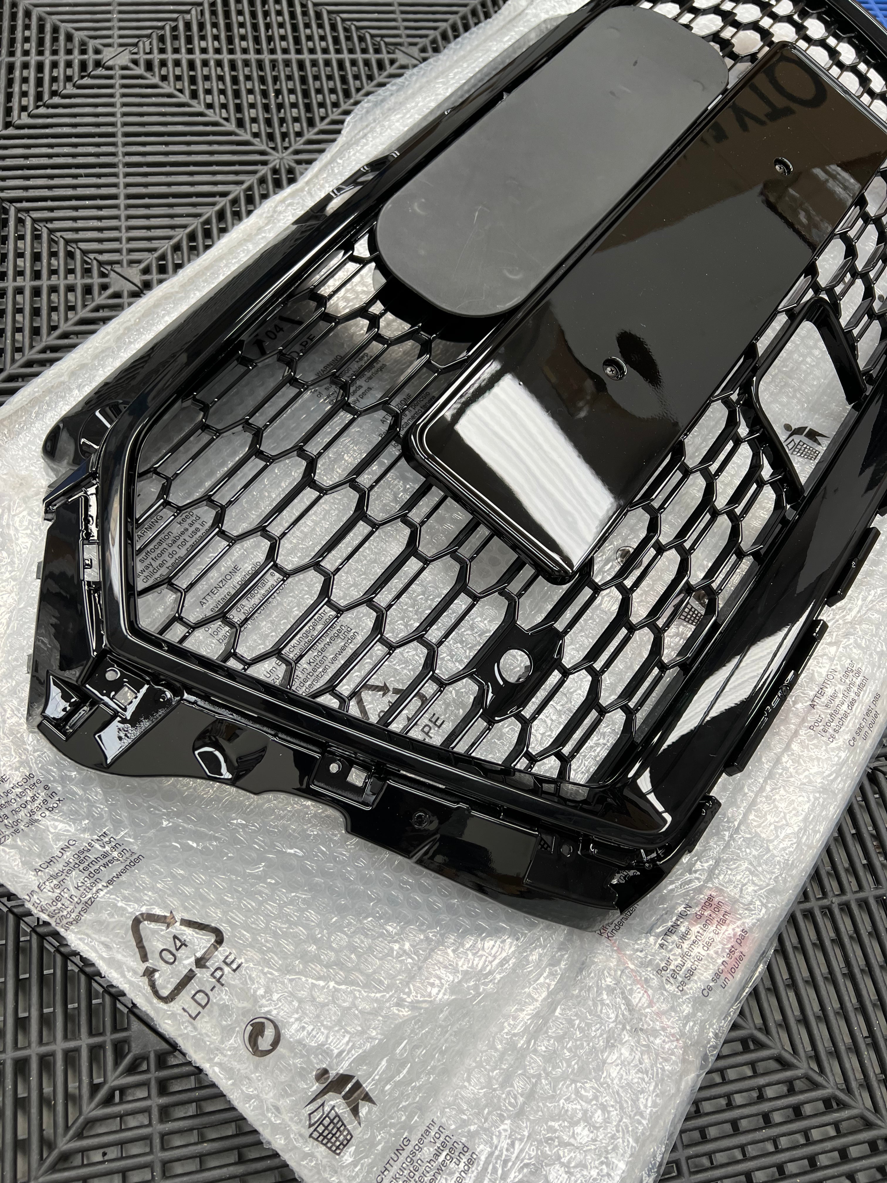 Audi A3 / S3 8V (Facelift) Replacement Honeycomb Front Grille in Gloss Black (2017-2020 Models)