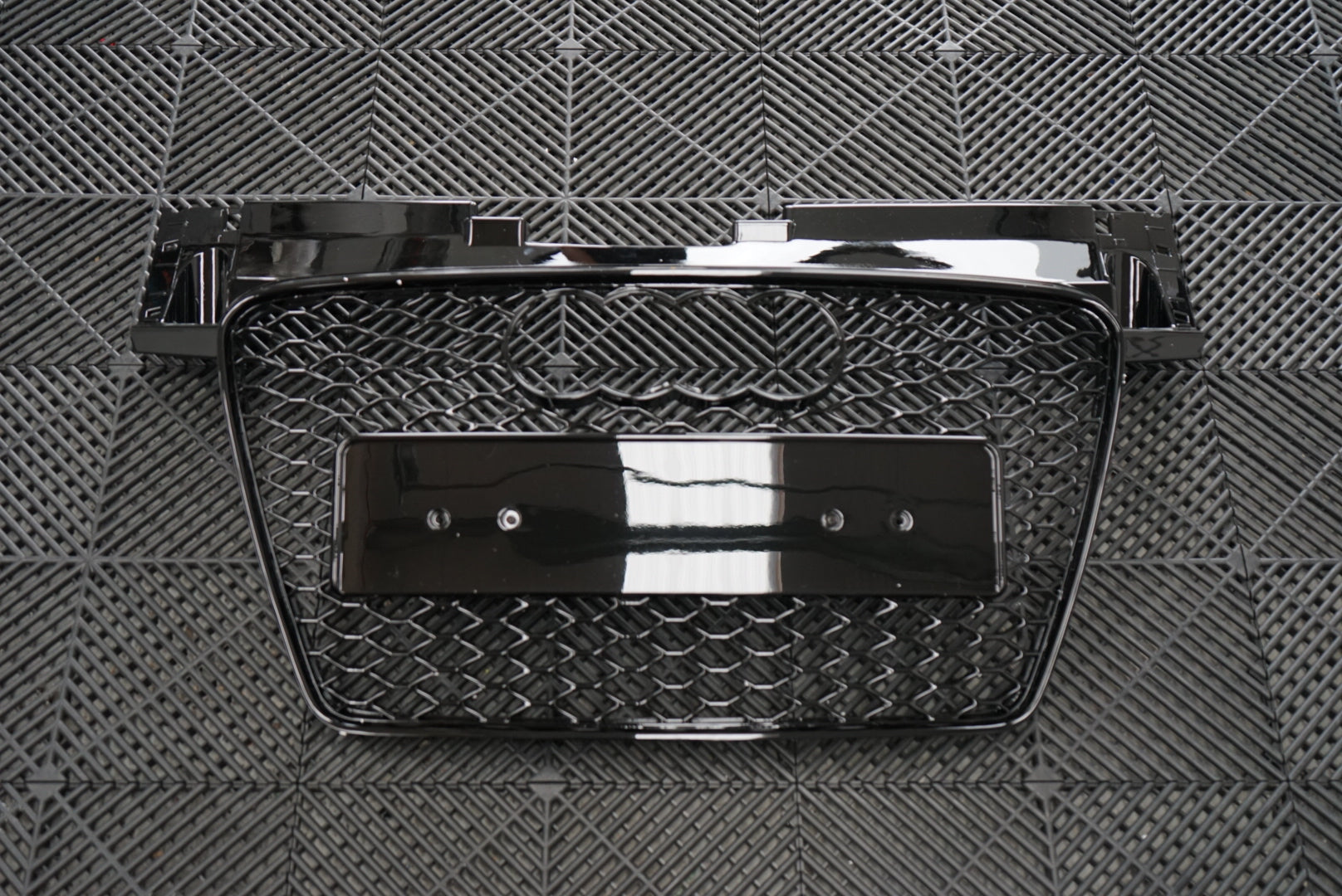 Audi TT 8J MK2 Gloss Black Honeycomb RS Style Grille (2006-2014)