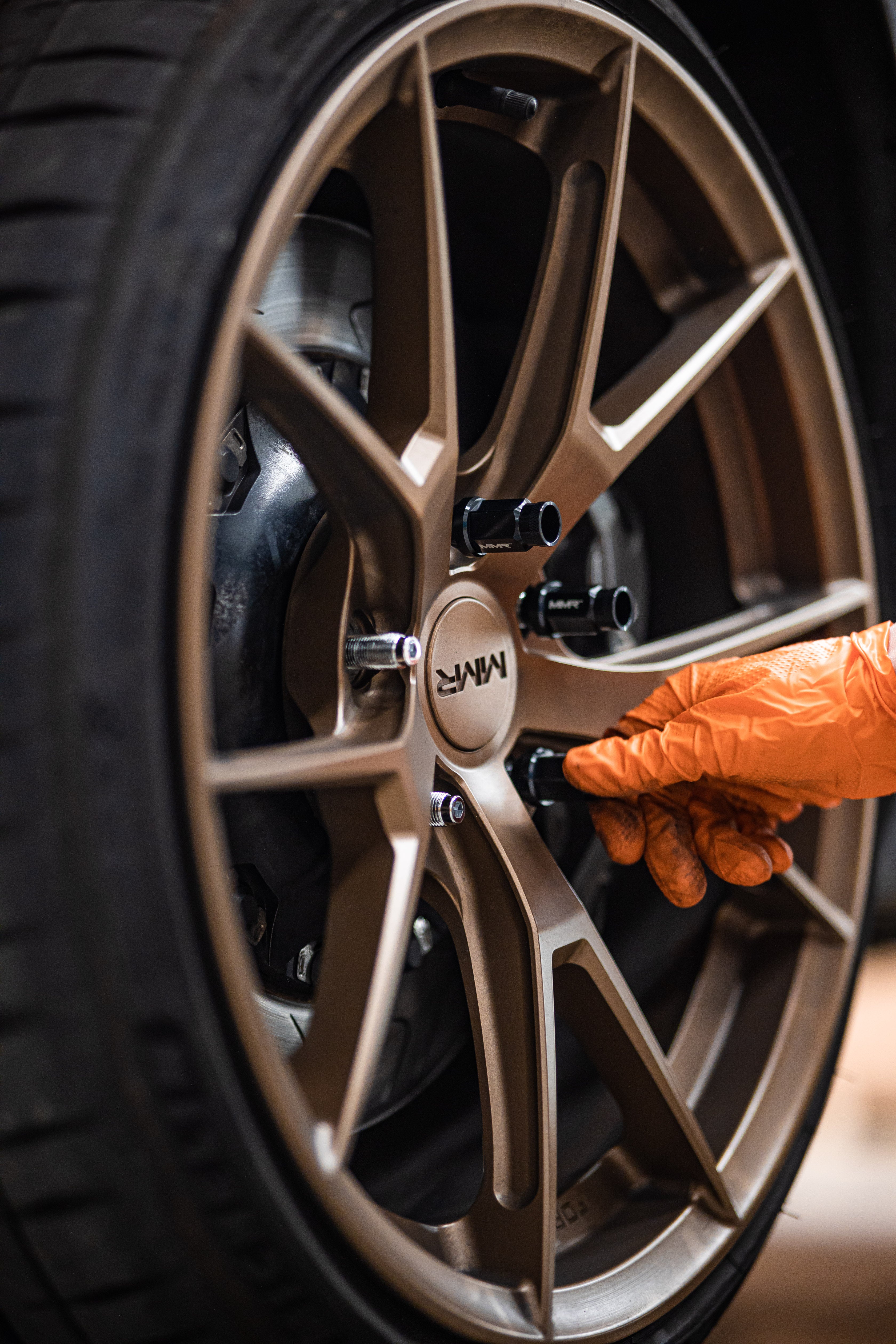 BMW & MINI WHEEL STUD & NUT KIT – M14x1.25