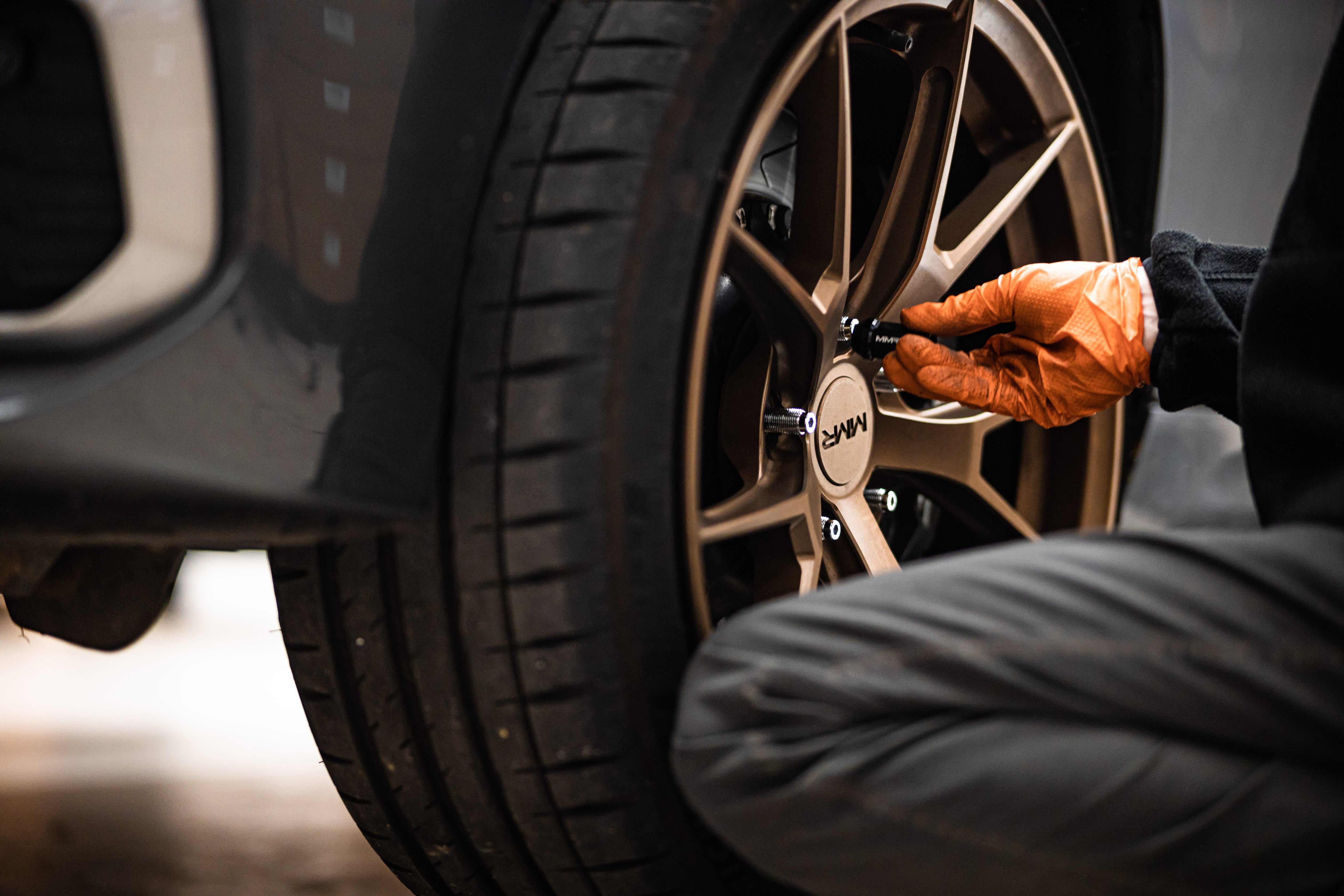 BMW & MINI WHEEL STUD & NUT KIT – M14x1.25