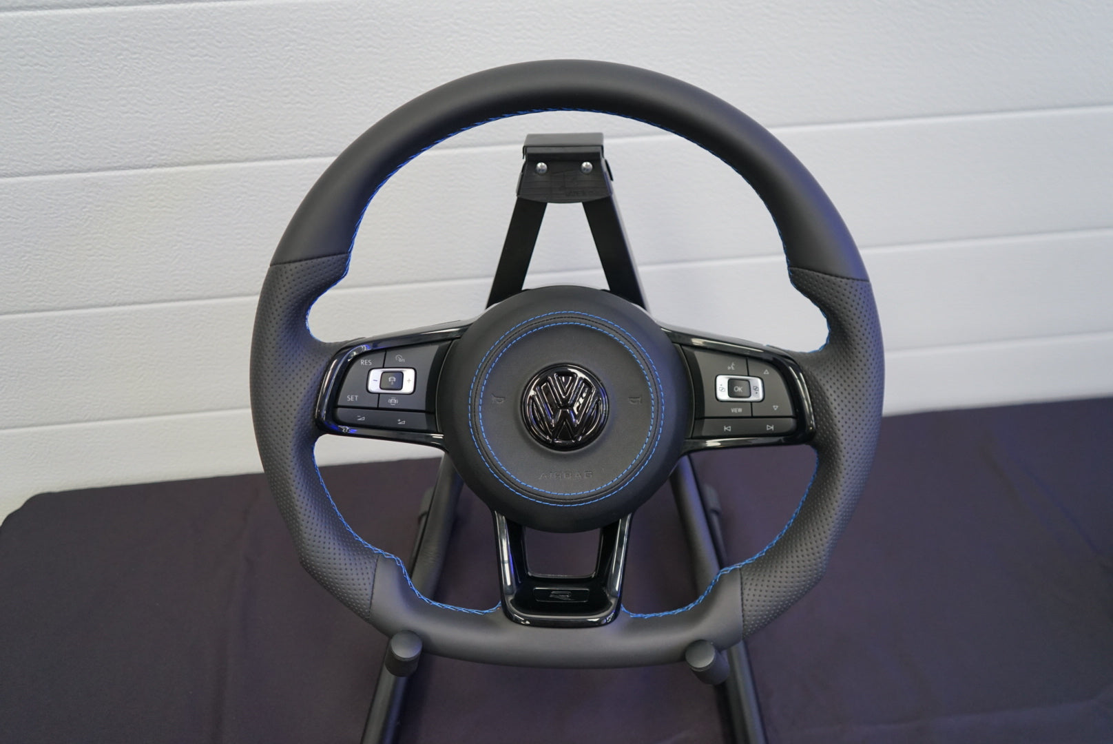 Volkswagen Golf MK7 / MK7.5 Polo MK5 / MK6 Custom Steering Wheel - SWVWGTIR35