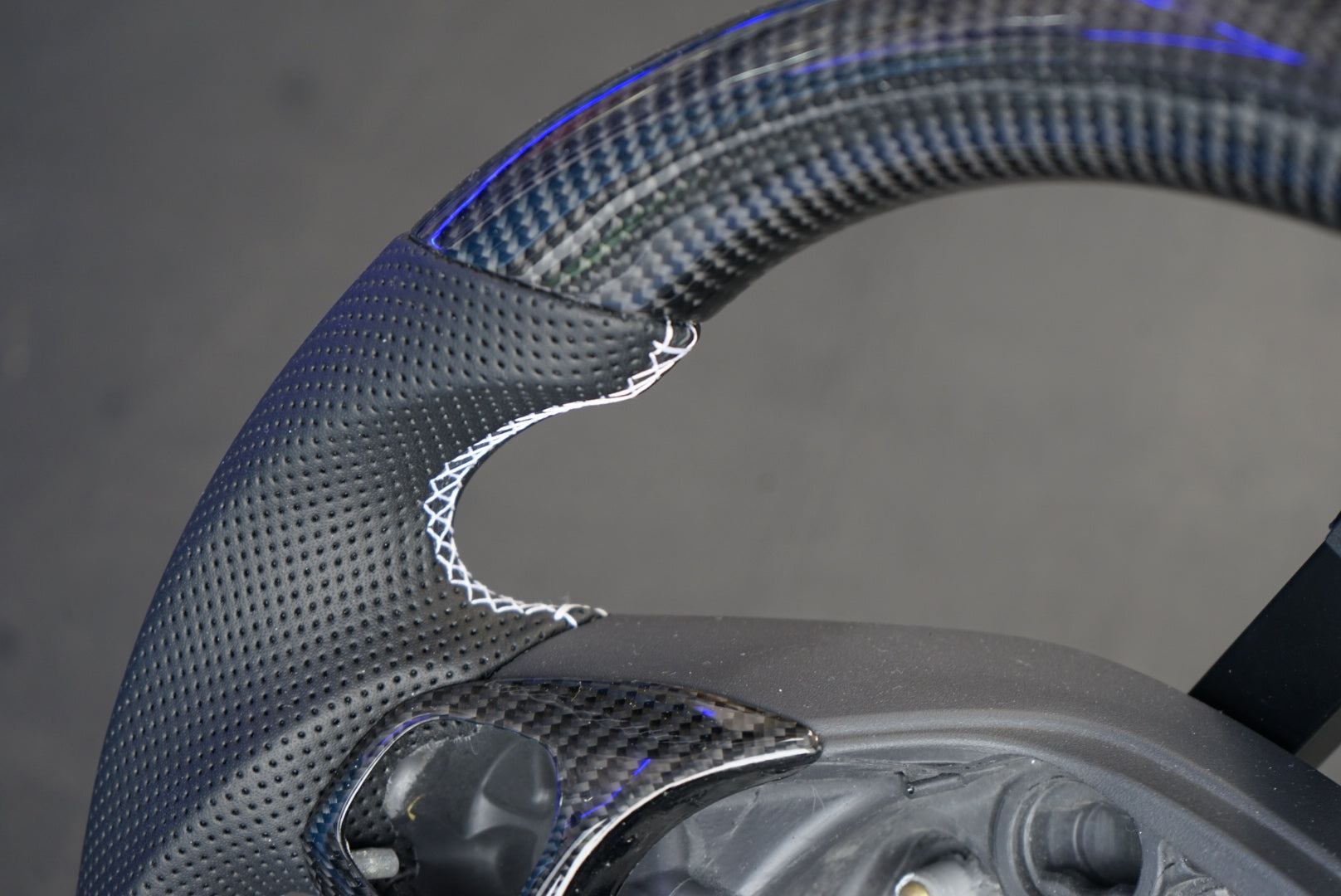 Ford Fiesta MK7 / MK7.5 Carbon Fibre Steering Wheel - SWFIESTA17