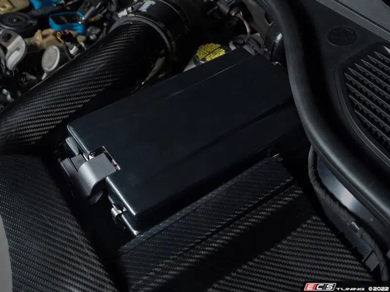 ECS Tuning Matte Black / Carbon Fibre Battery Cover Kit - MK8 GTI / Golf R