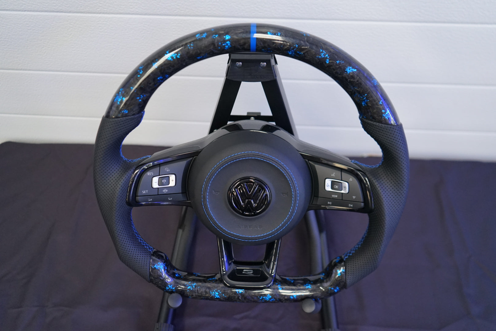 Volkswagen Golf MK7 / MK7.5 Polo MK5 / MK6 Custom Steering Wheel - SWVWGTIR32