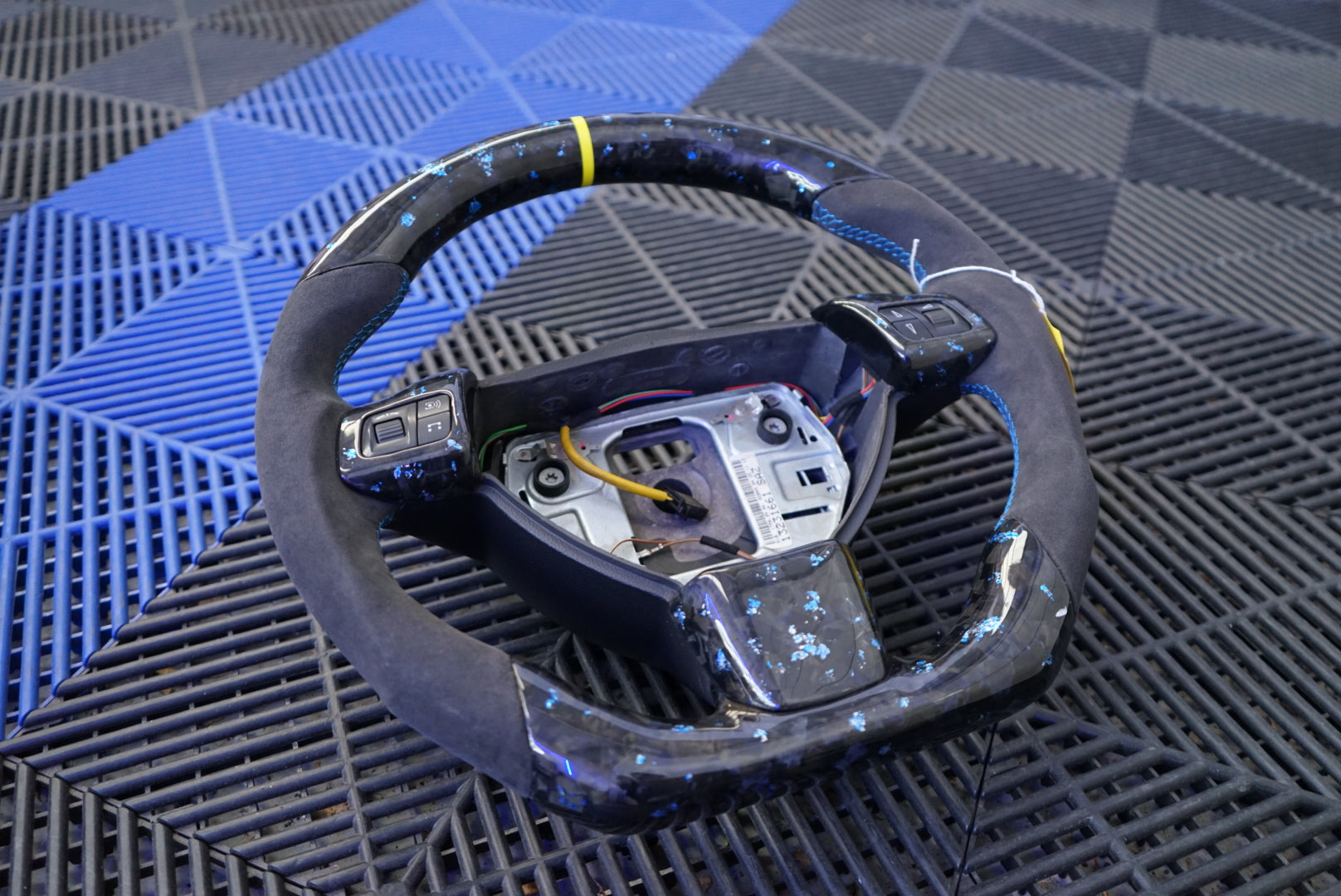 Vauxhall Astra H Carbon Fibre Steering Wheel - SWASTRAH1
