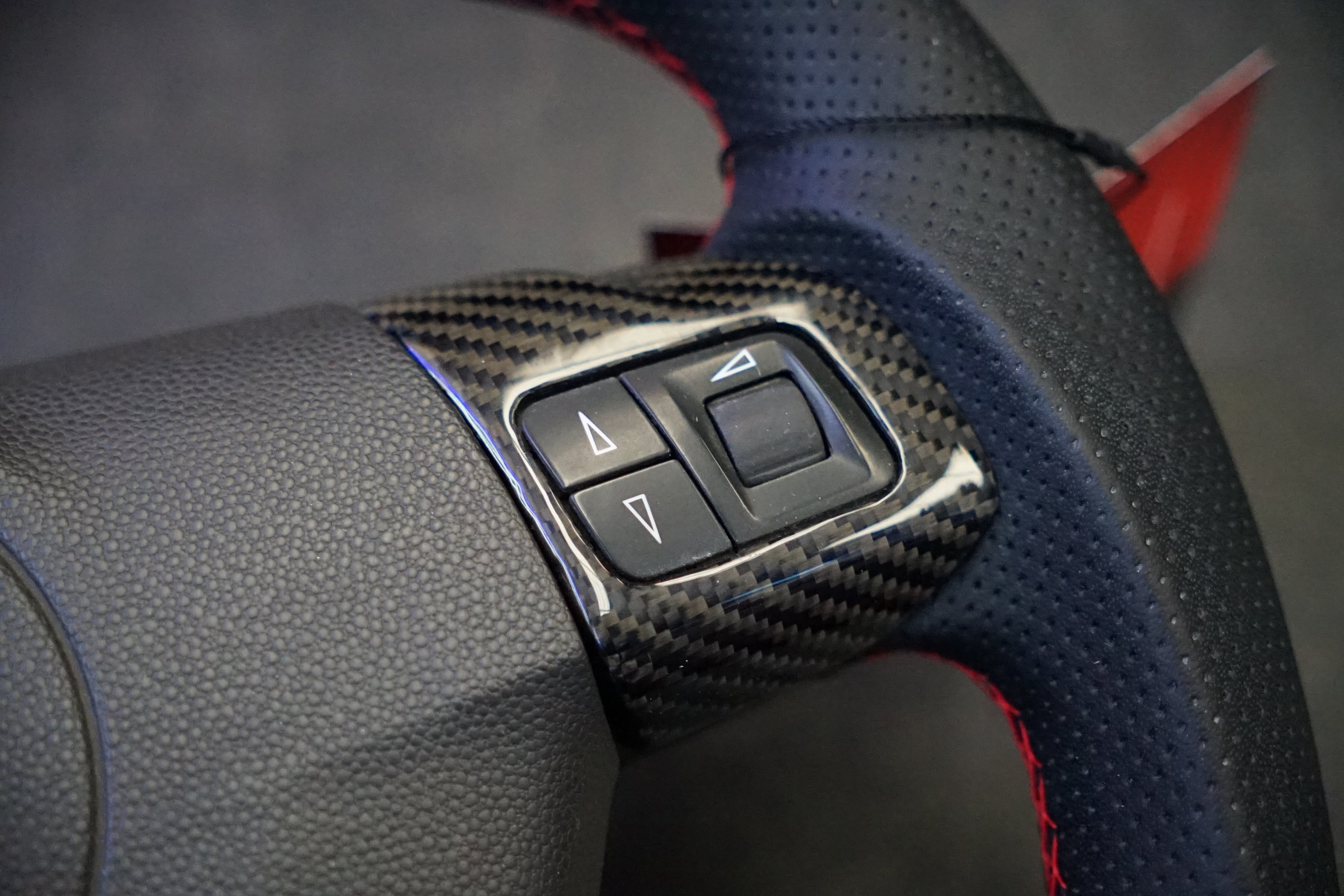Vauxhall Astra H 2004-2010 Carbon Fibre Steering Wheel (IN STOCK) | SWASTRAH2
