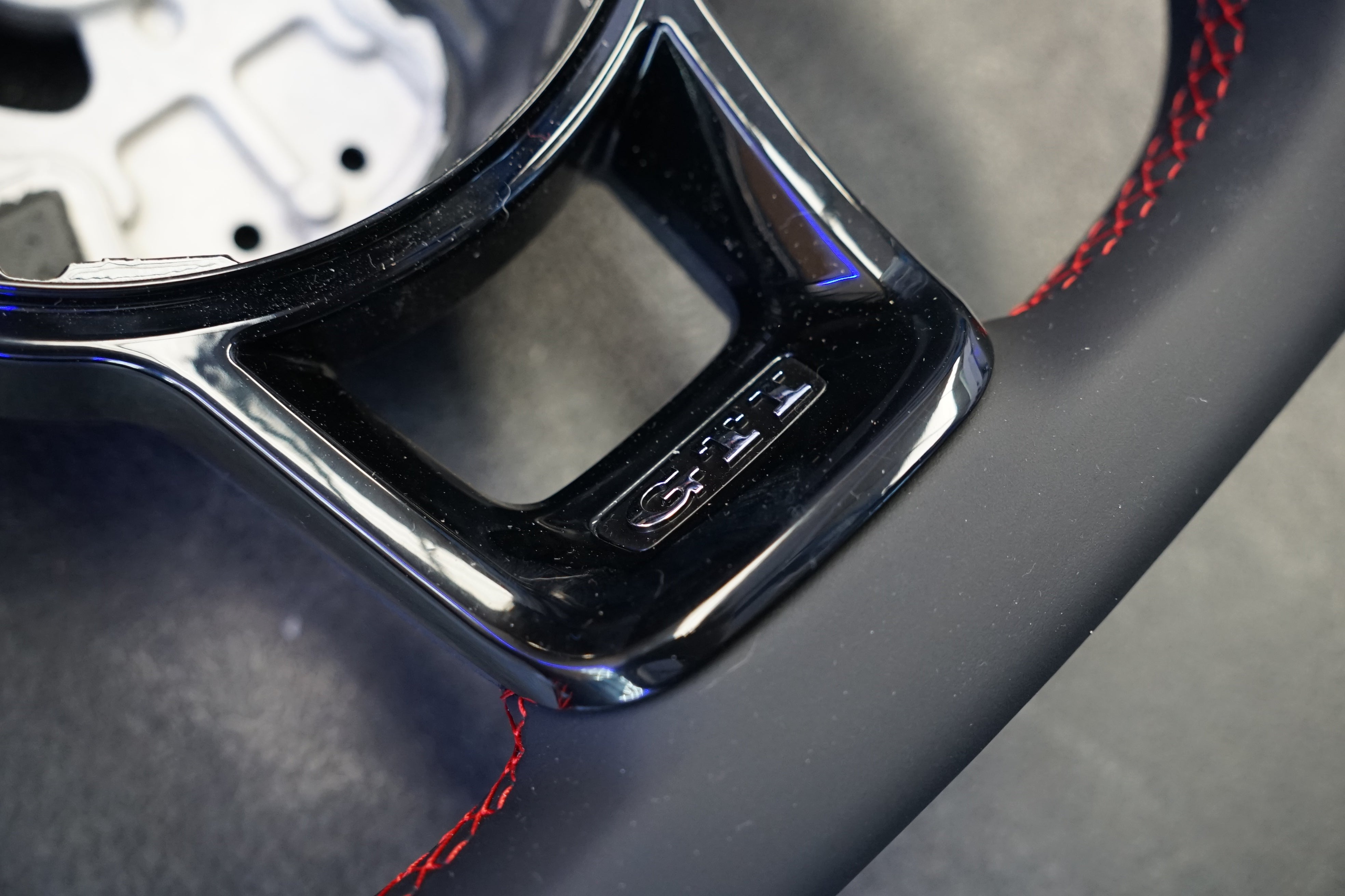 Volkswagen Golf MK7 / MK7.5 Polo MK5 / MK6 Custom Steering Wheel - SWVWGTIR42